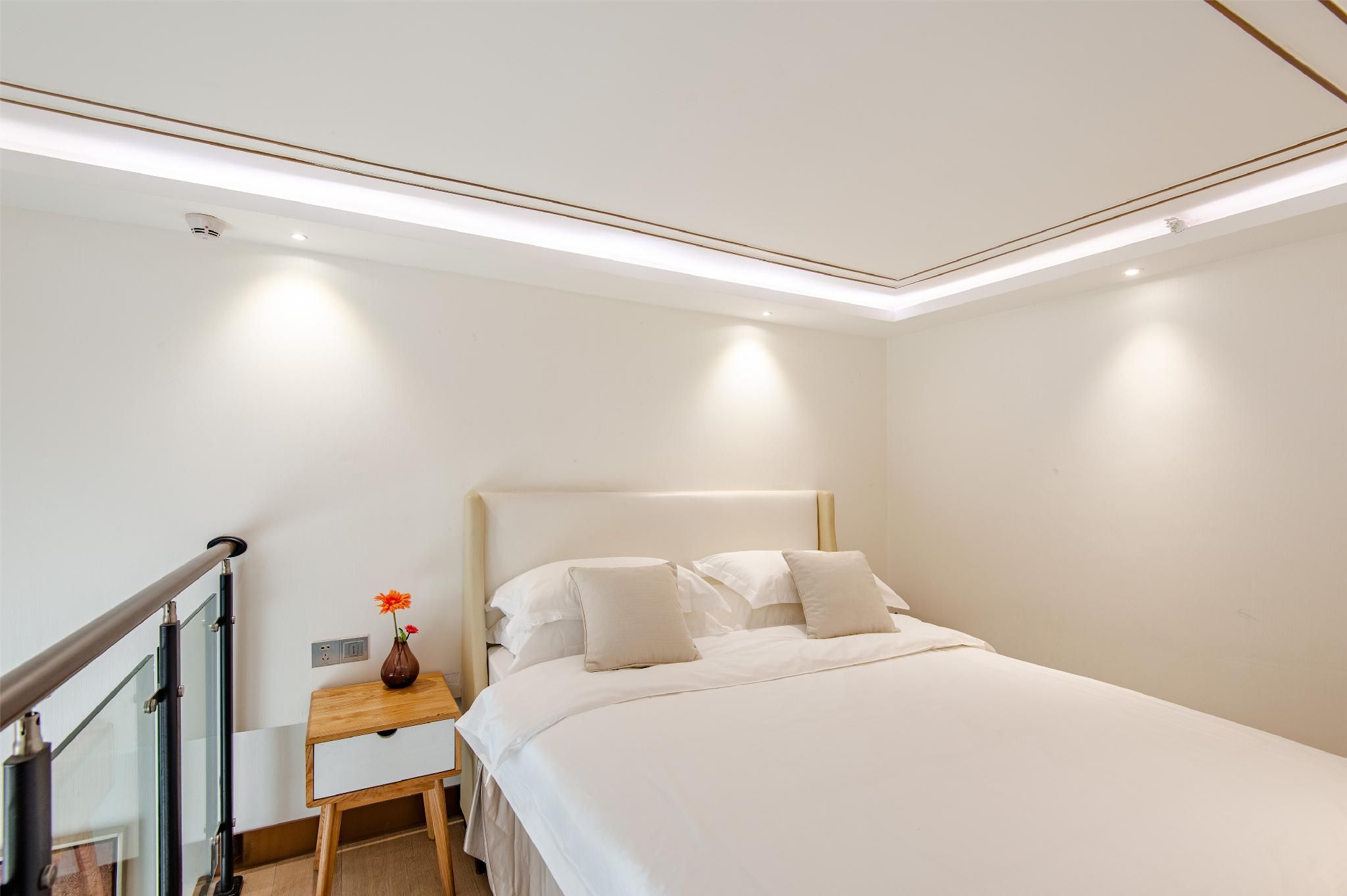 Deluxe Duplex Studio