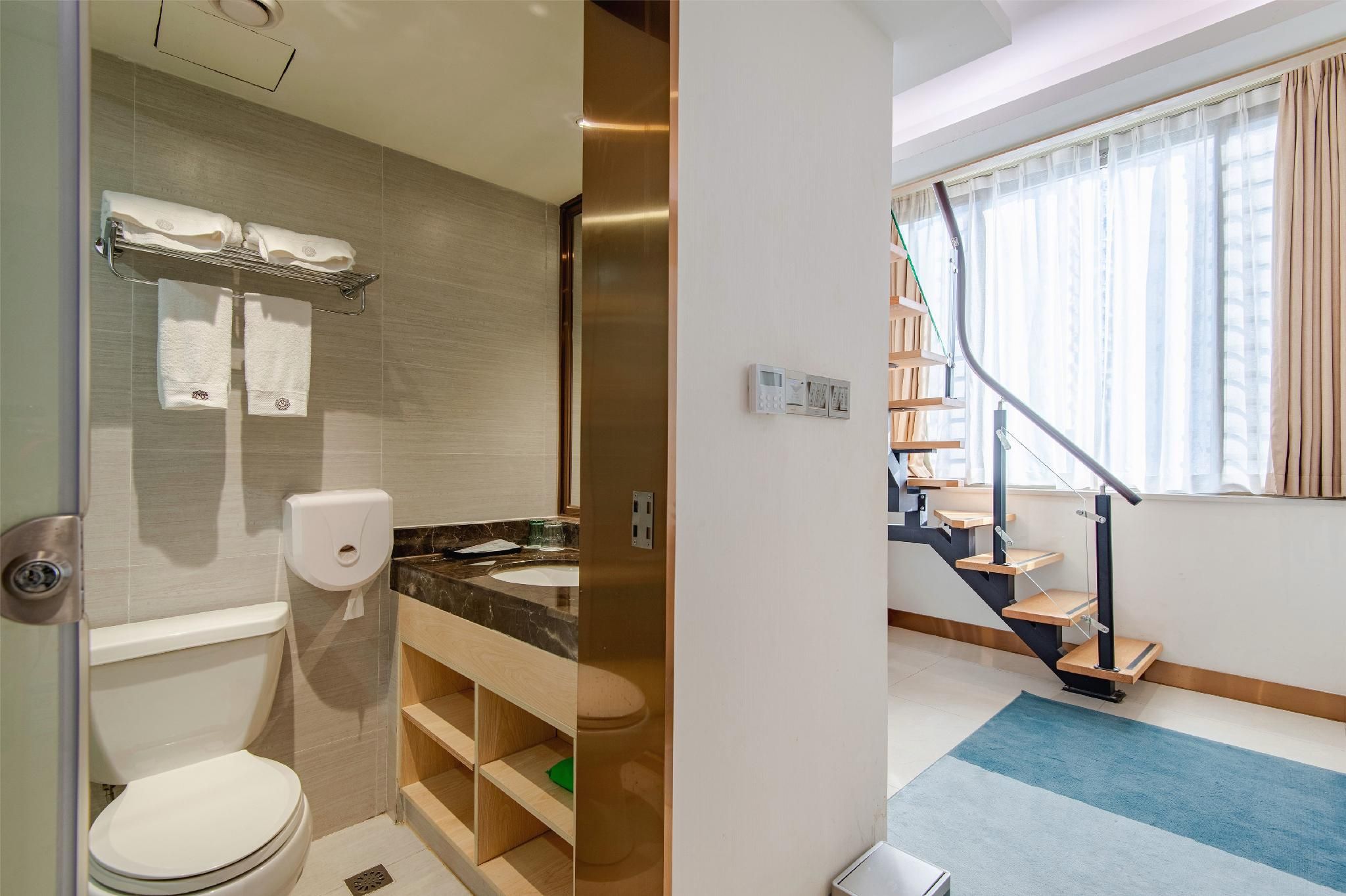 Deluxe Duplex Studio