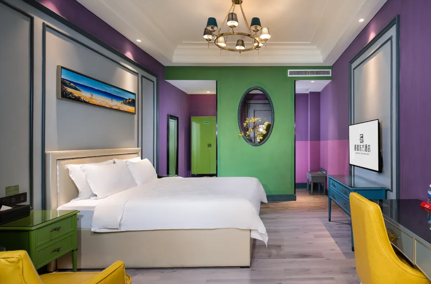 Queen Room with View