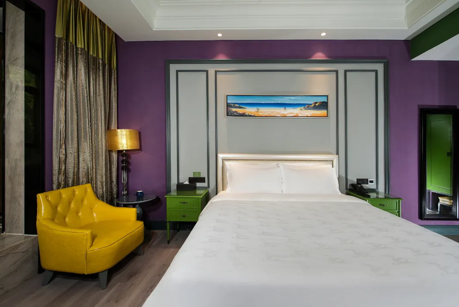 Queen Room with View