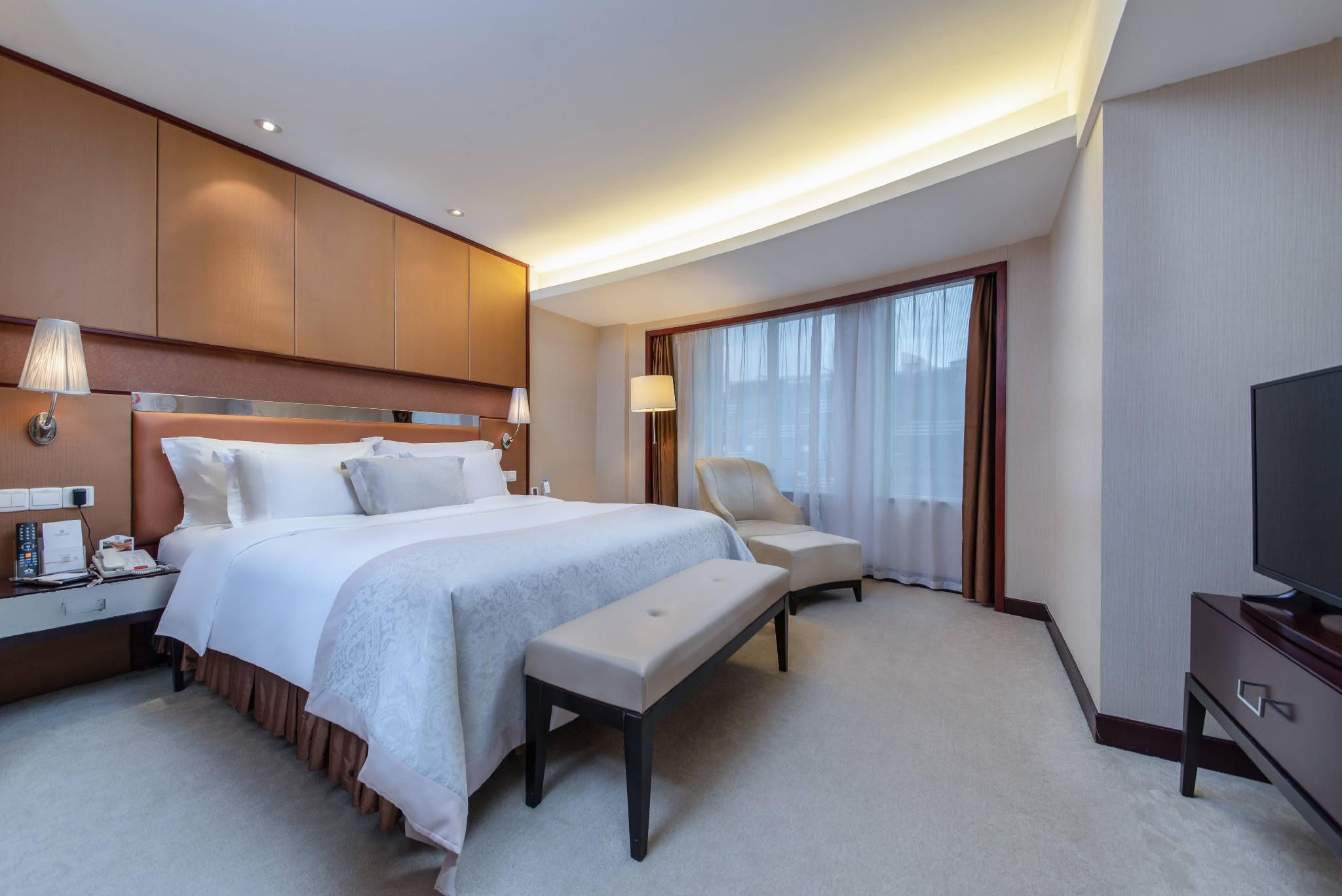 Superior Suite with Bathtub