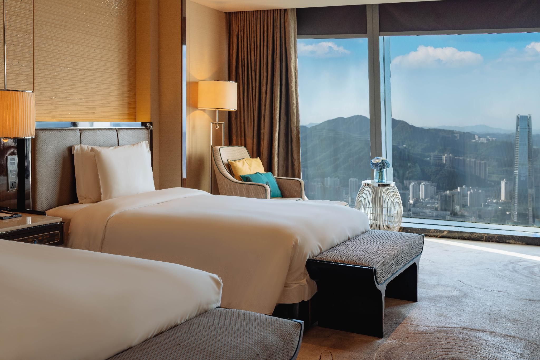 Larger Guest room, 2 Twin, Urban view