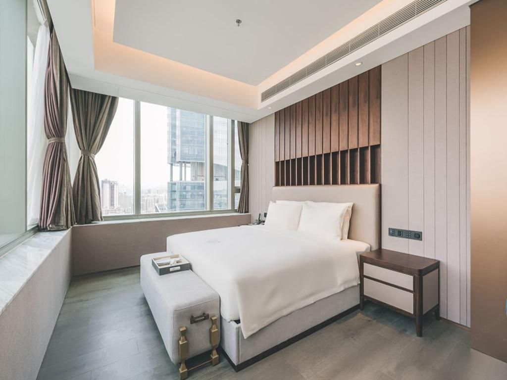 Superior Suite with View
