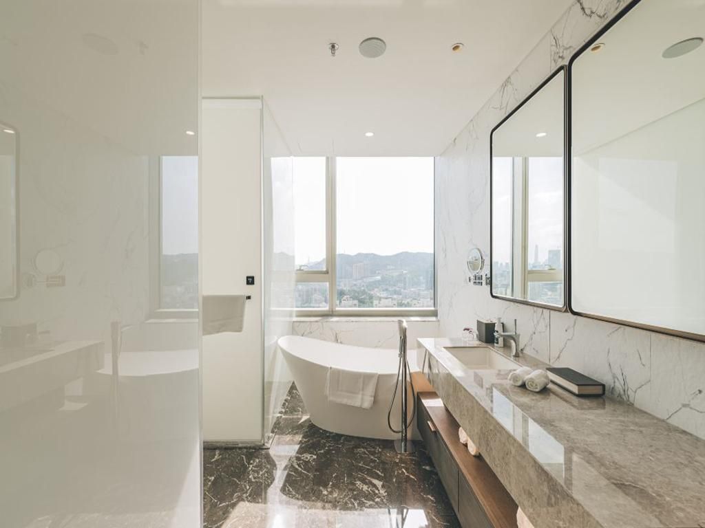 Superior Suite with View