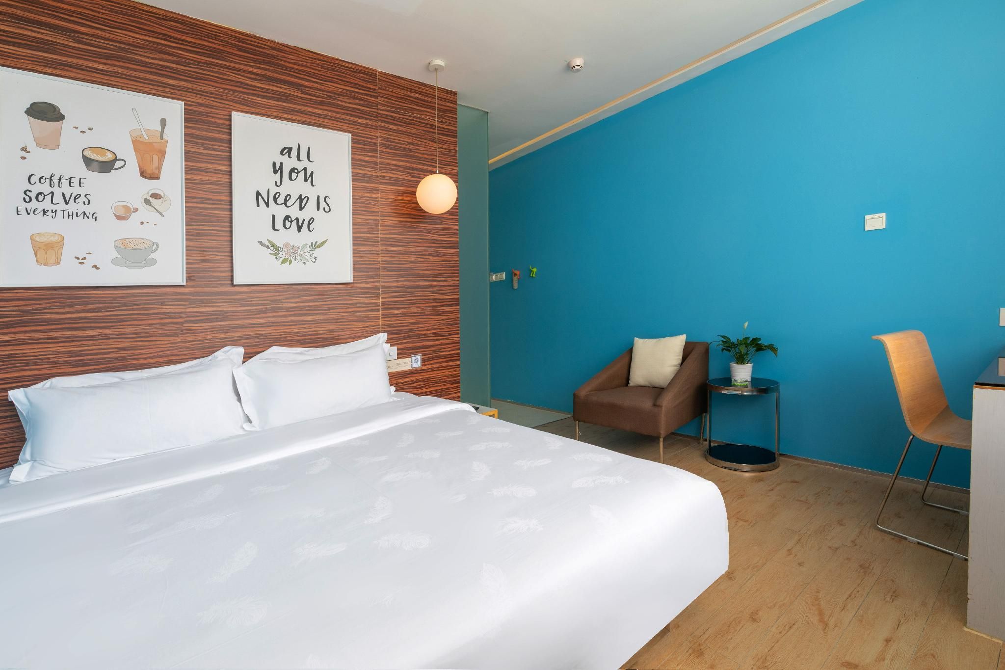 Deluxe King Room