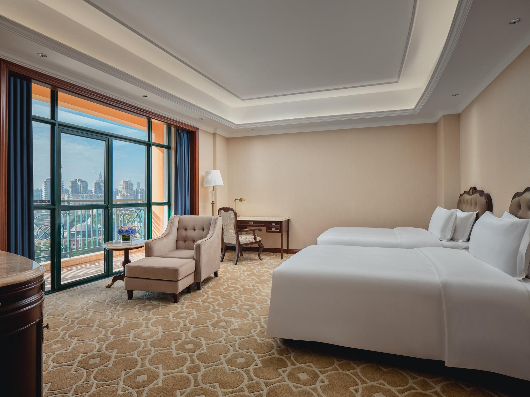 2 Twin Standard Lounge Access