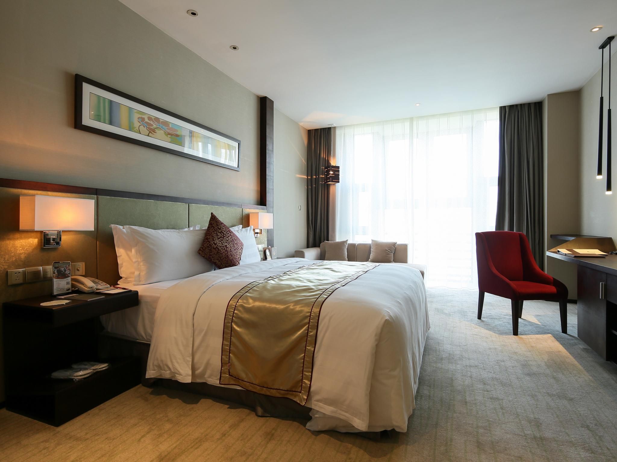 Lia Charlton Hotel Shenzhen Deluxe Queen Room 2