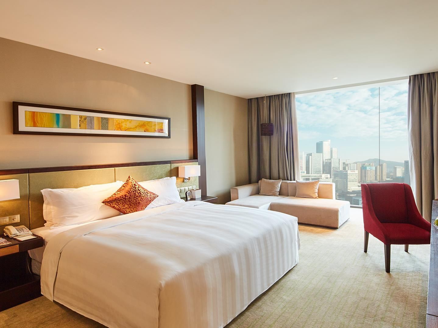 Lia Charlton Hotel Shenzhen Deluxe Queen Room