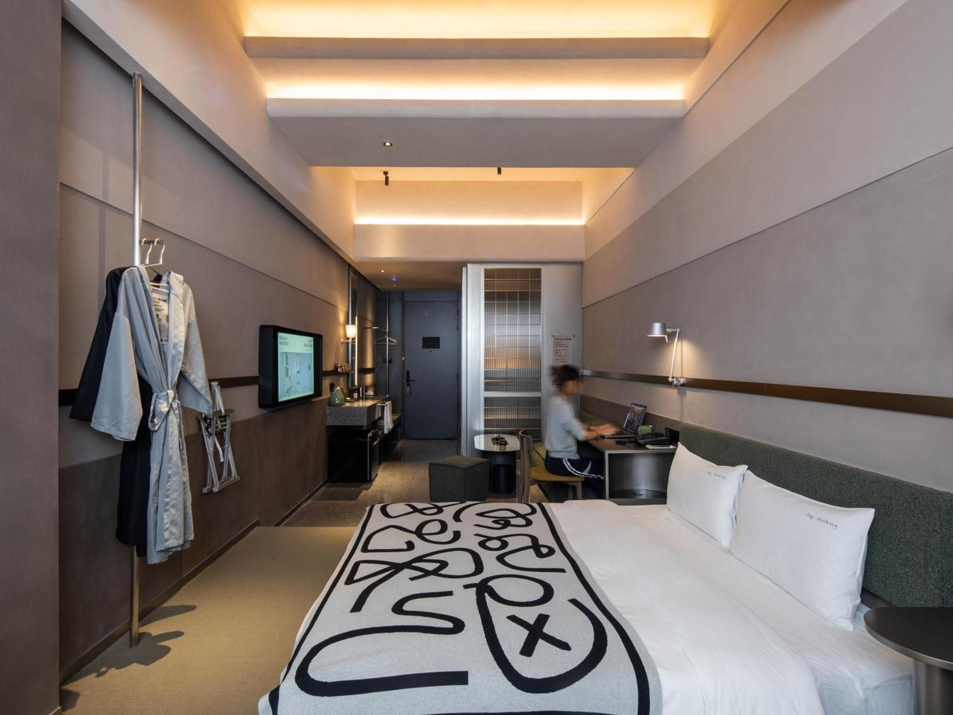 NOA HOTEL SHENZHEN LUOHU Business Queen Room 2