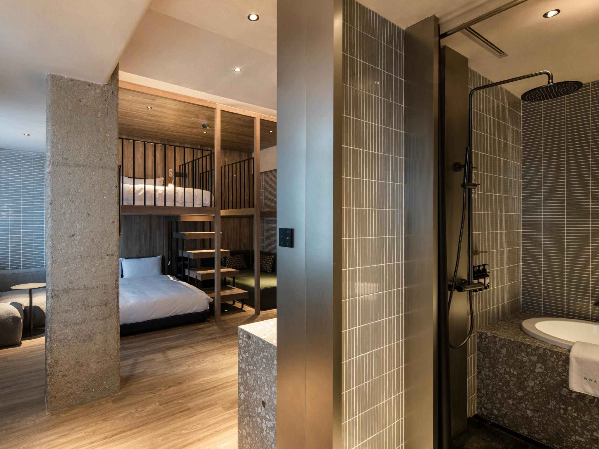 Premier Loft Room