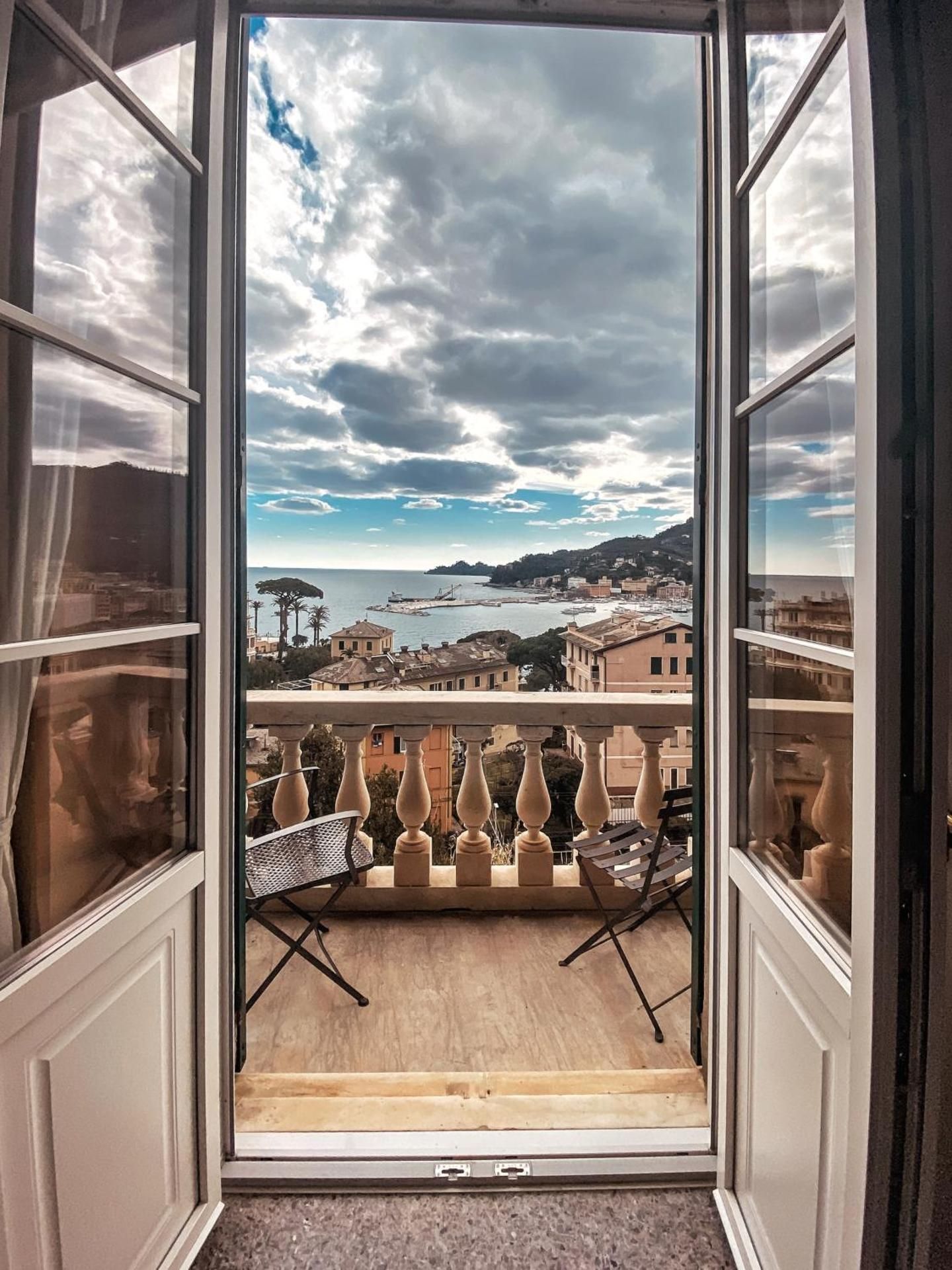 Deluxe Double Room with Balcony and Sea View