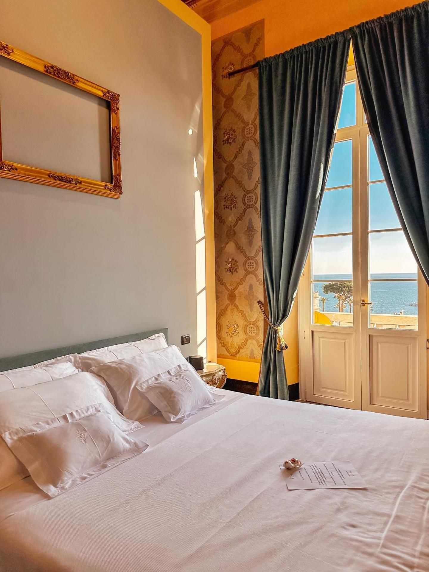 Deluxe Double Room with Balcony and Sea View