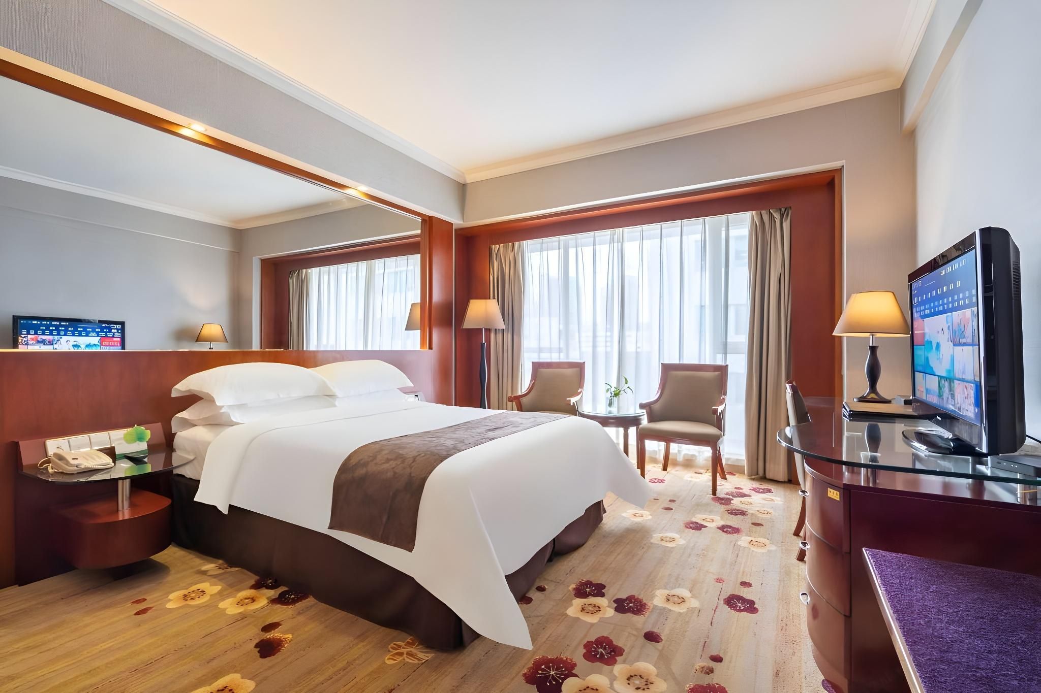 Business King Room