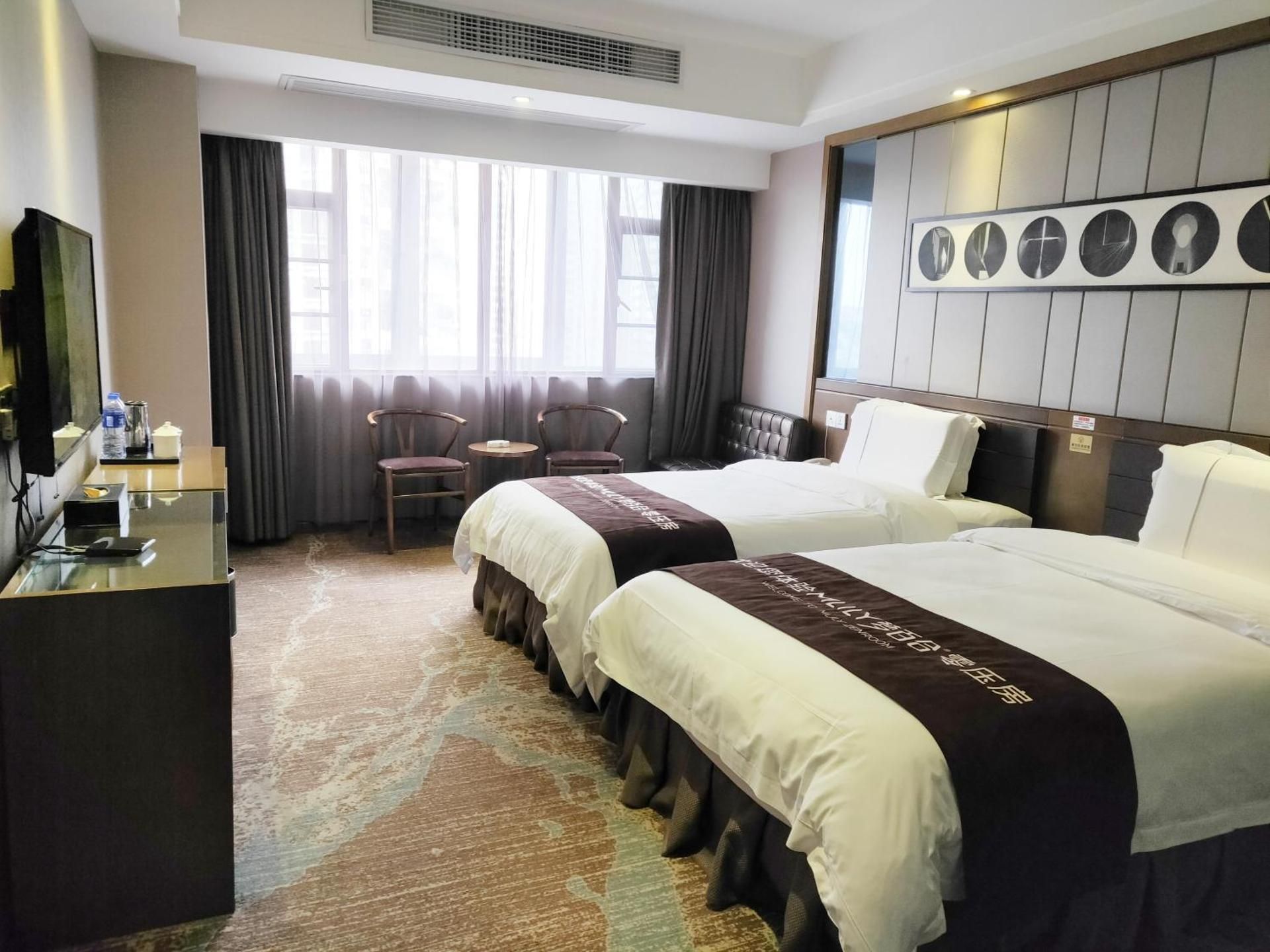 zero pressure twin bed room