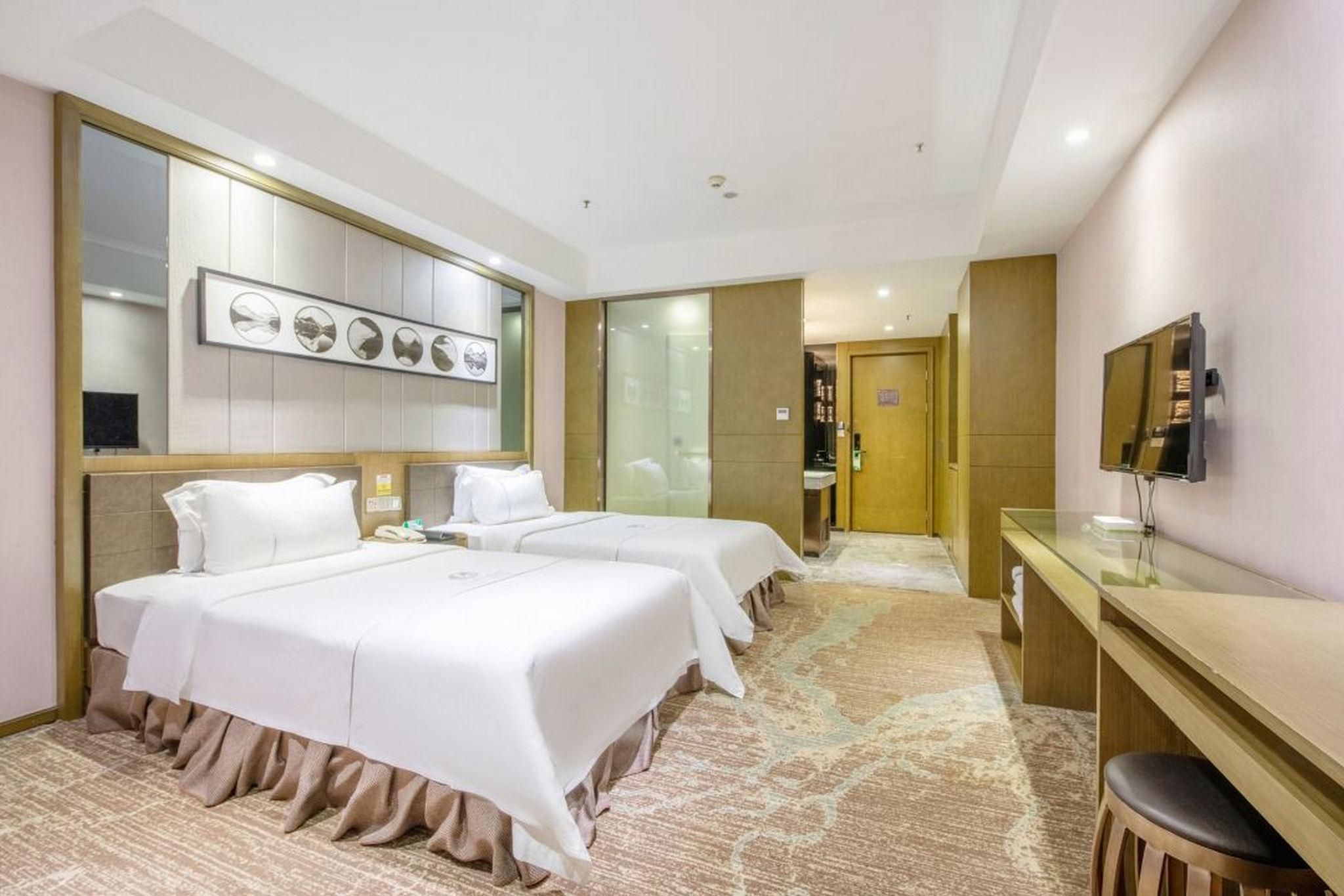 Twin Deluxe Room - Room Only