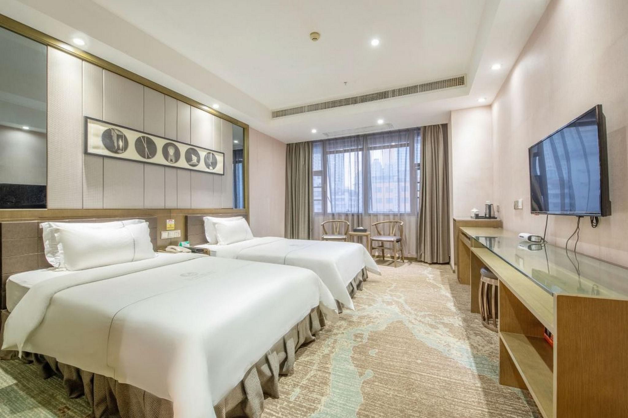 Twin Deluxe Room - Room Only