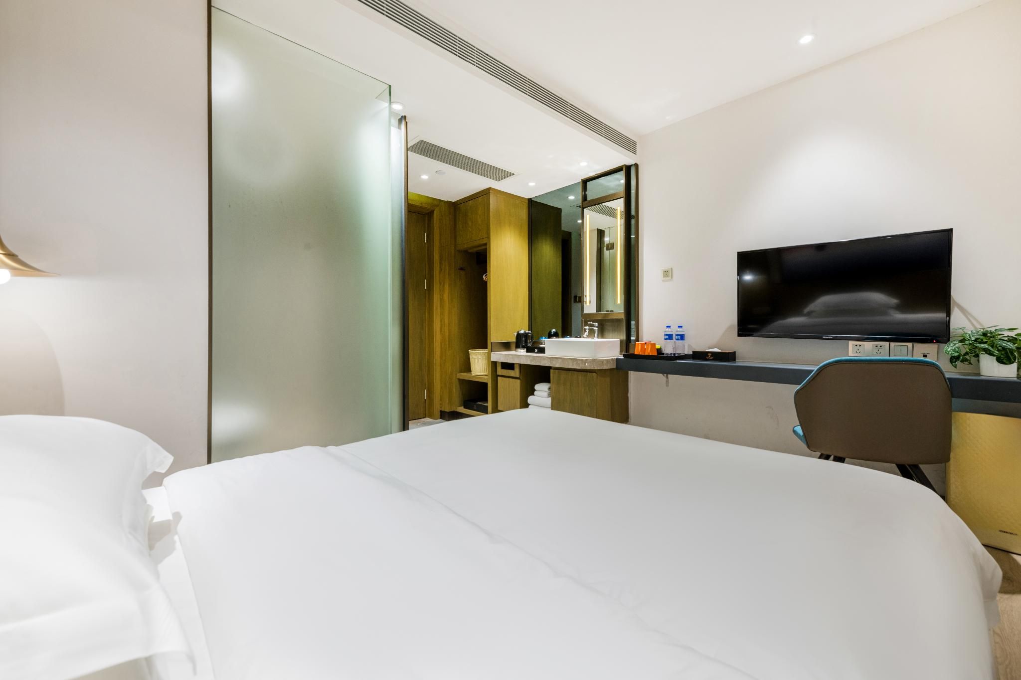 Boutique Queen Room