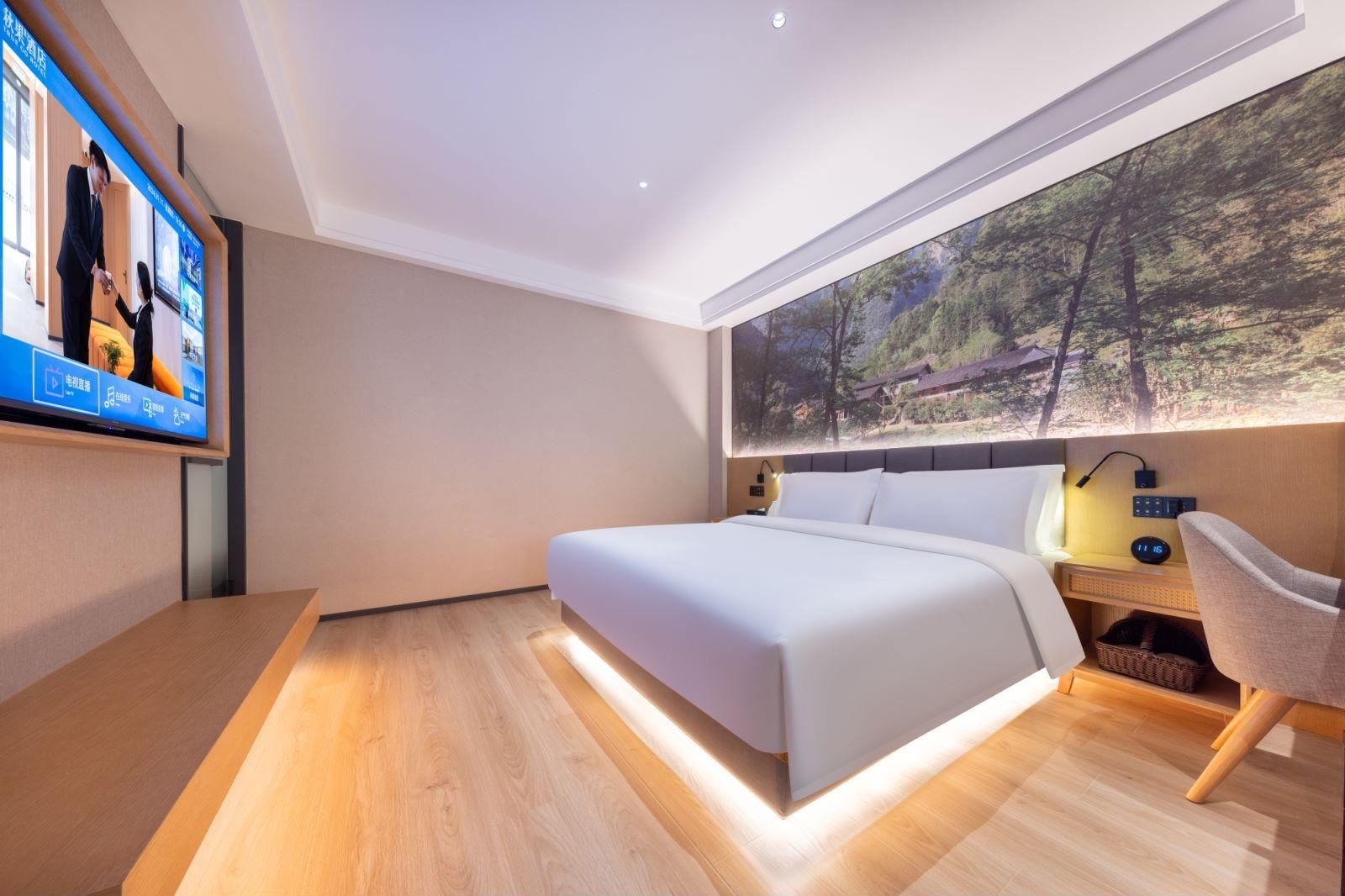 Suite Whirlpool Bathtub