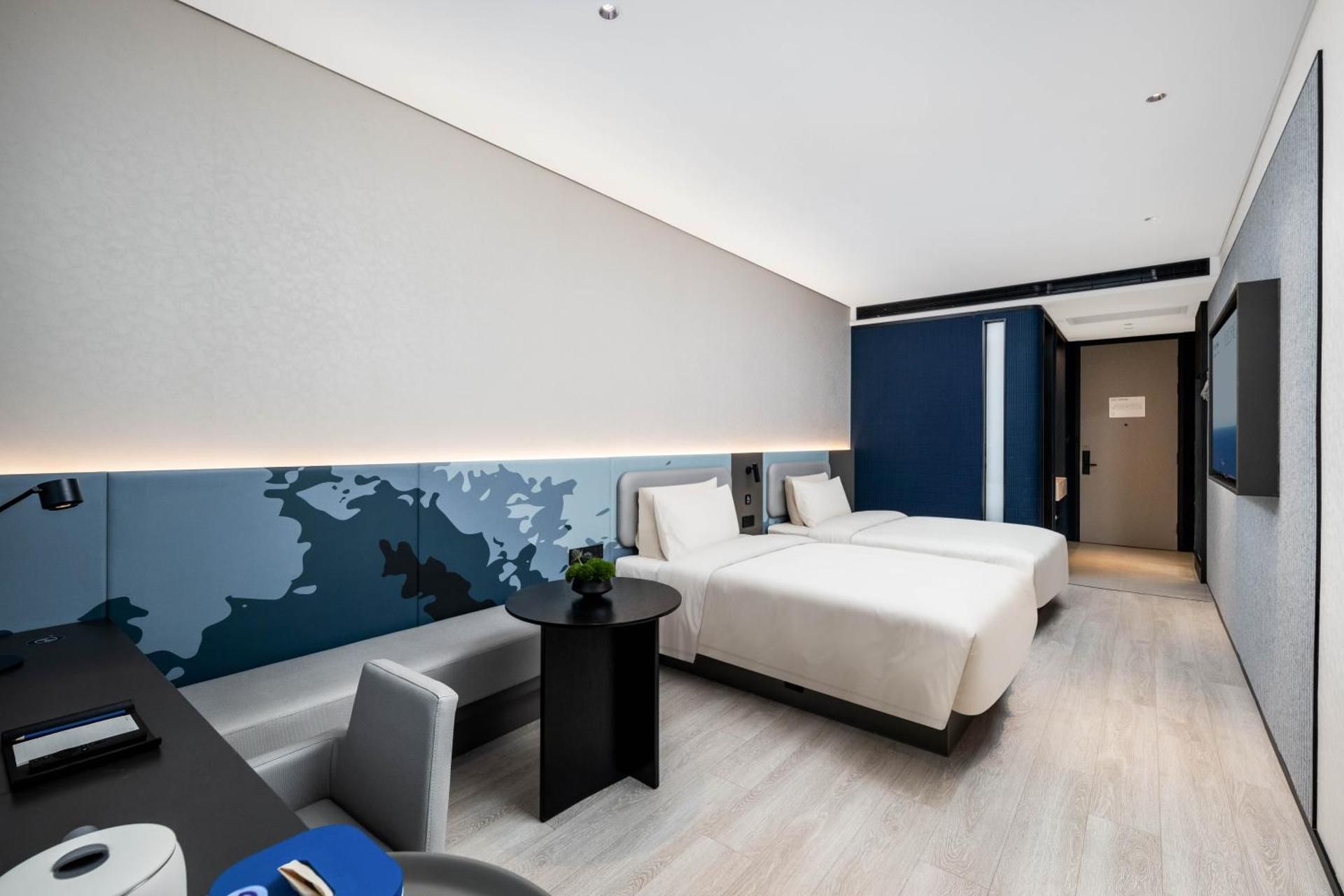 Super Twin Room