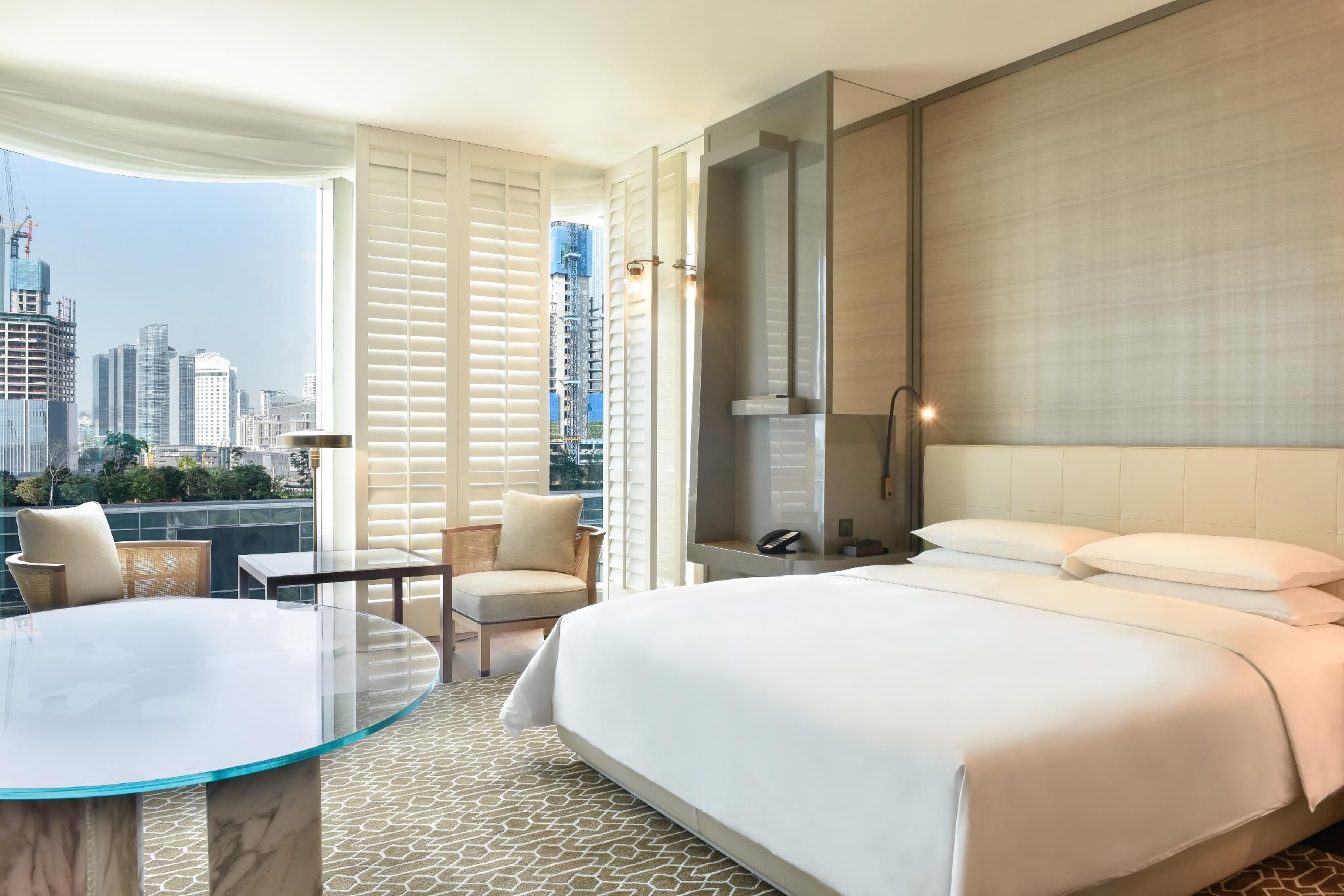 1 King Room
