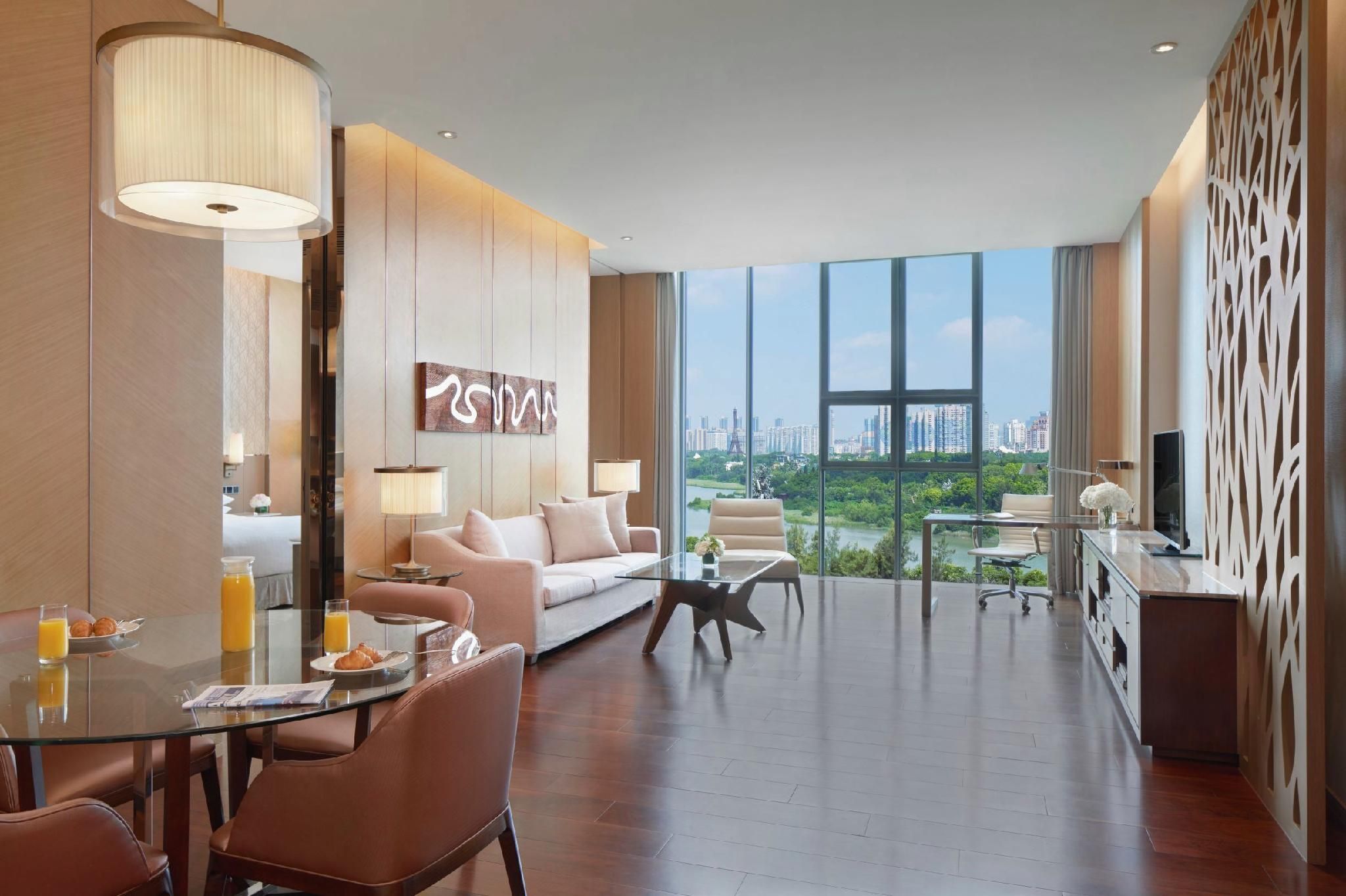 One-Bedroom Apartment with View