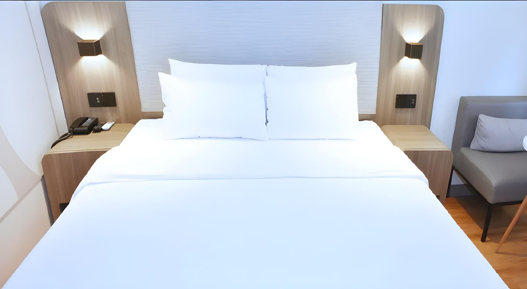 Huazhu - Superior BedRoom