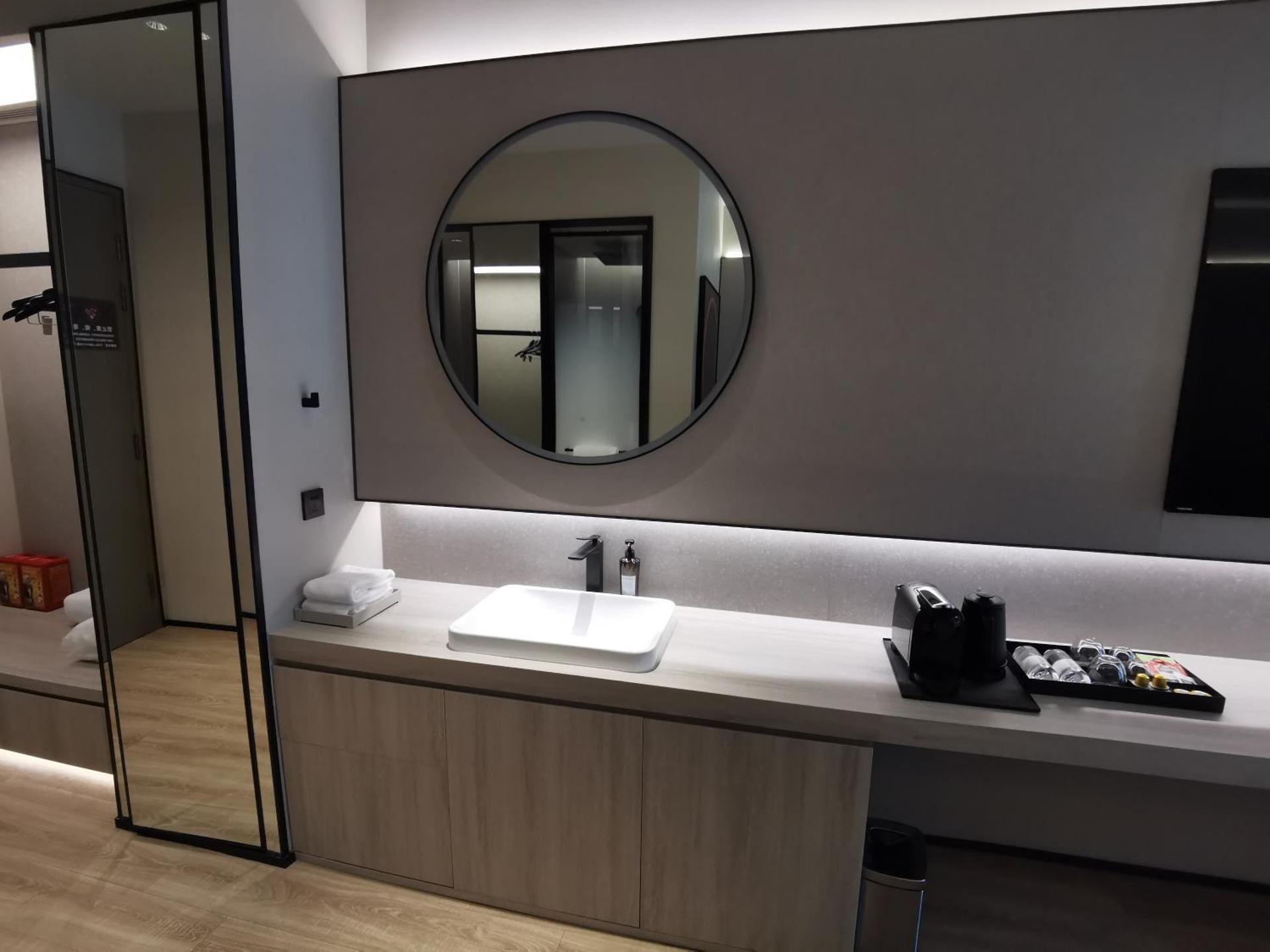 Deluxe Room (2 Adults + 1 Child)