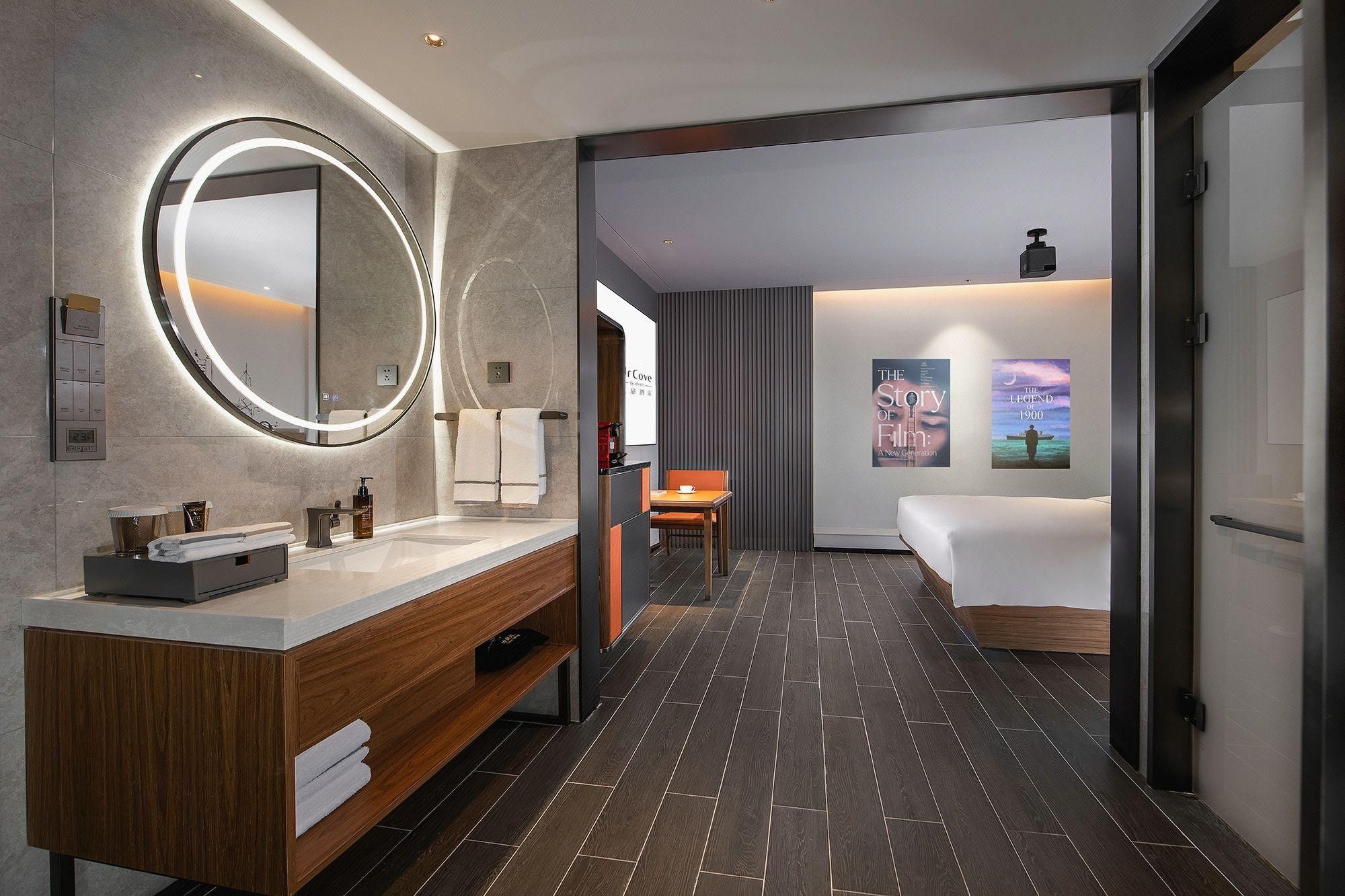Standard King Room