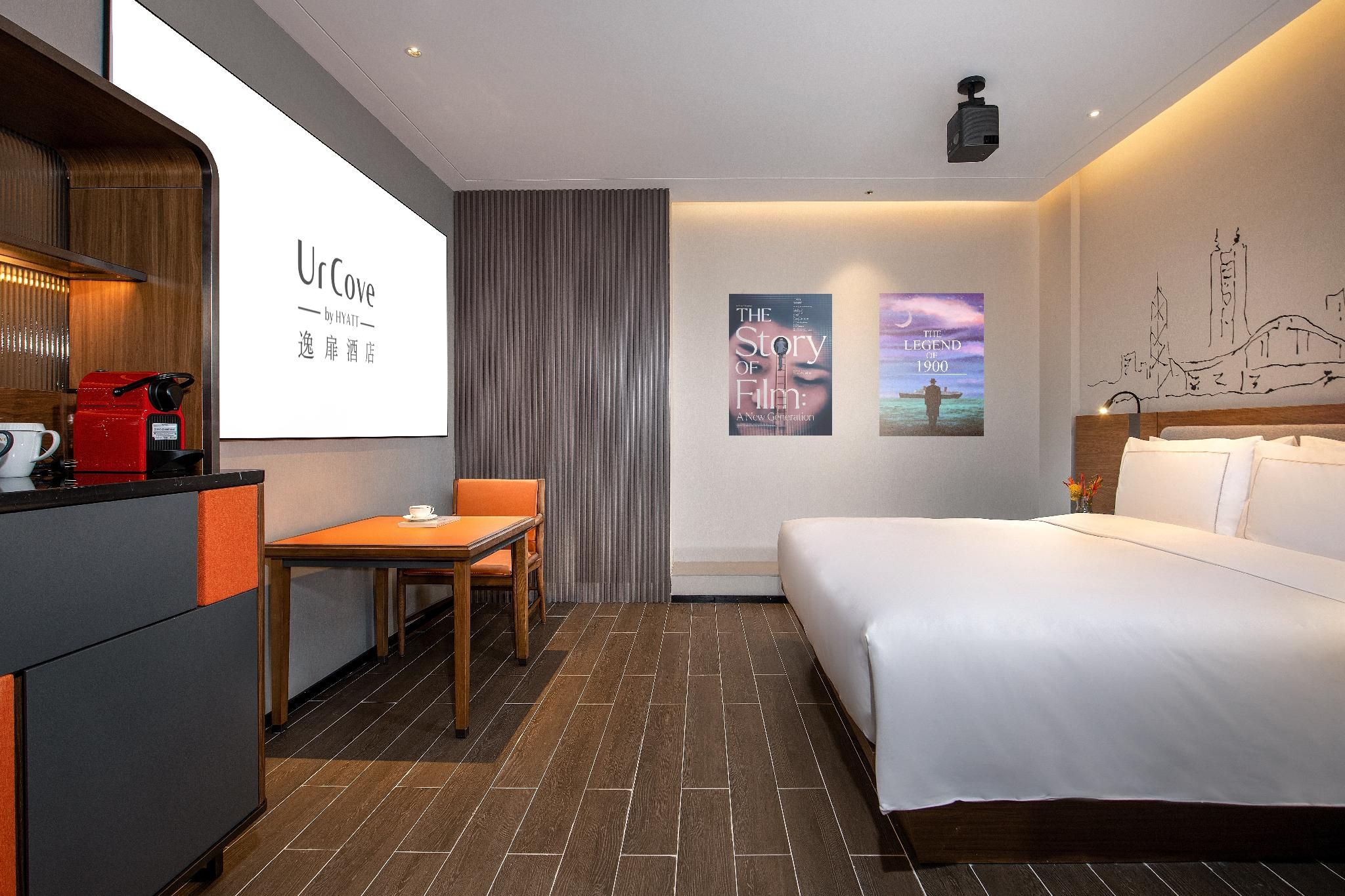 Club Room without Window