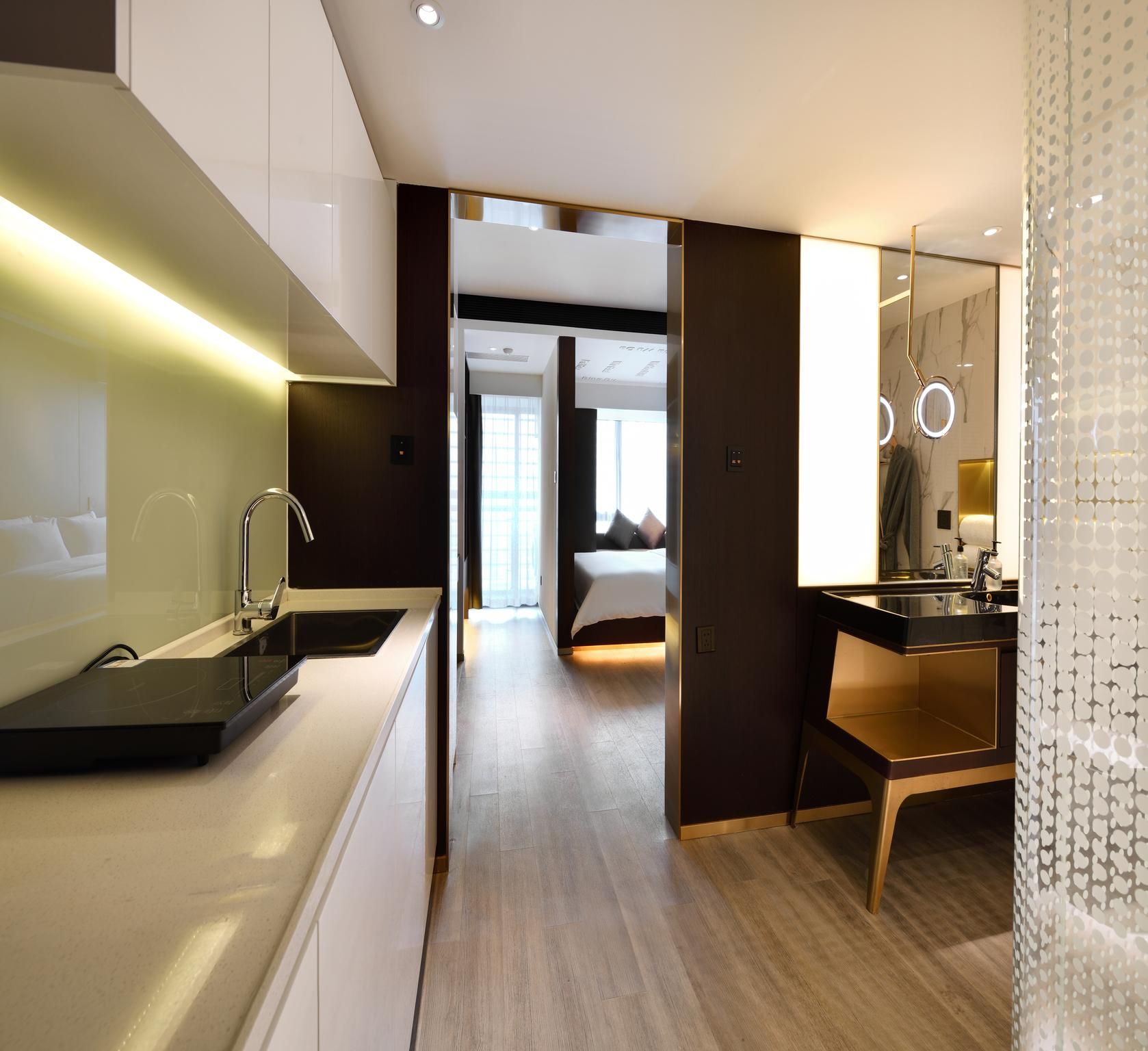 Huazhu - Huanyu Superior Apartment
