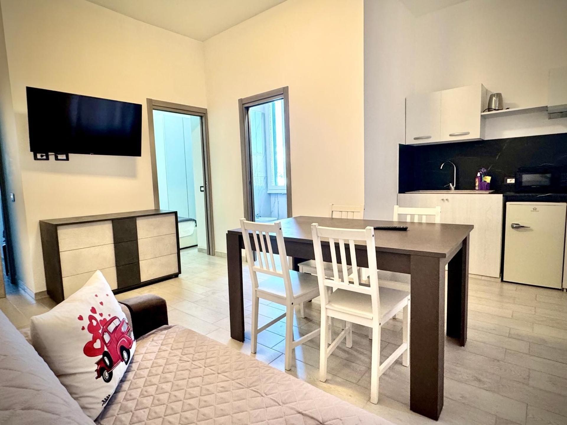 Deluxe One-Bedroom Apartment