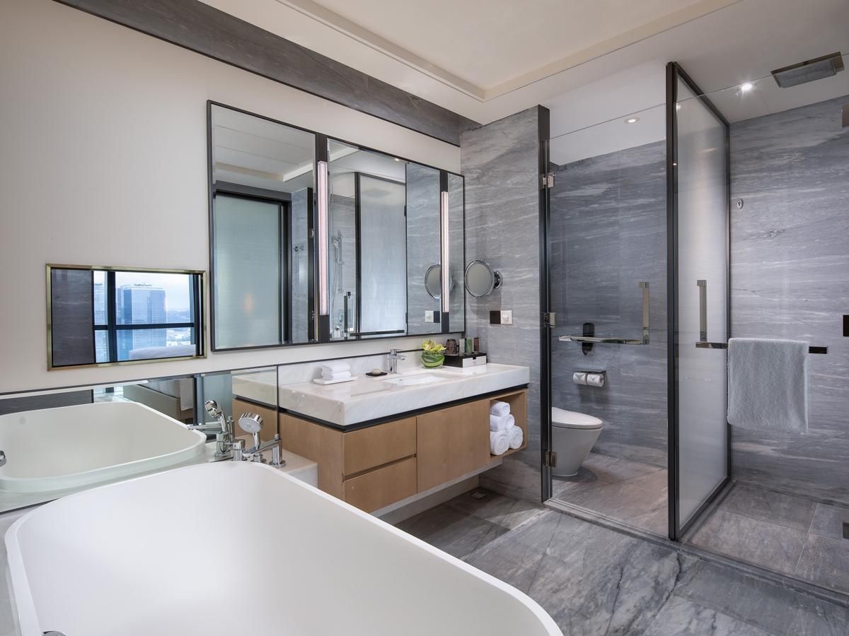 1 King Bed Junior Suite Lounge Access