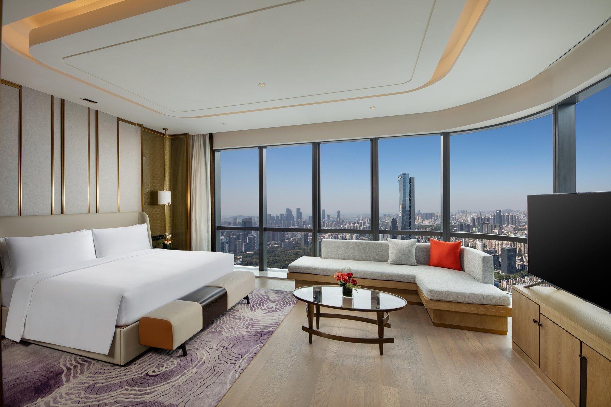 2 King Presidential Suite Lounge Access