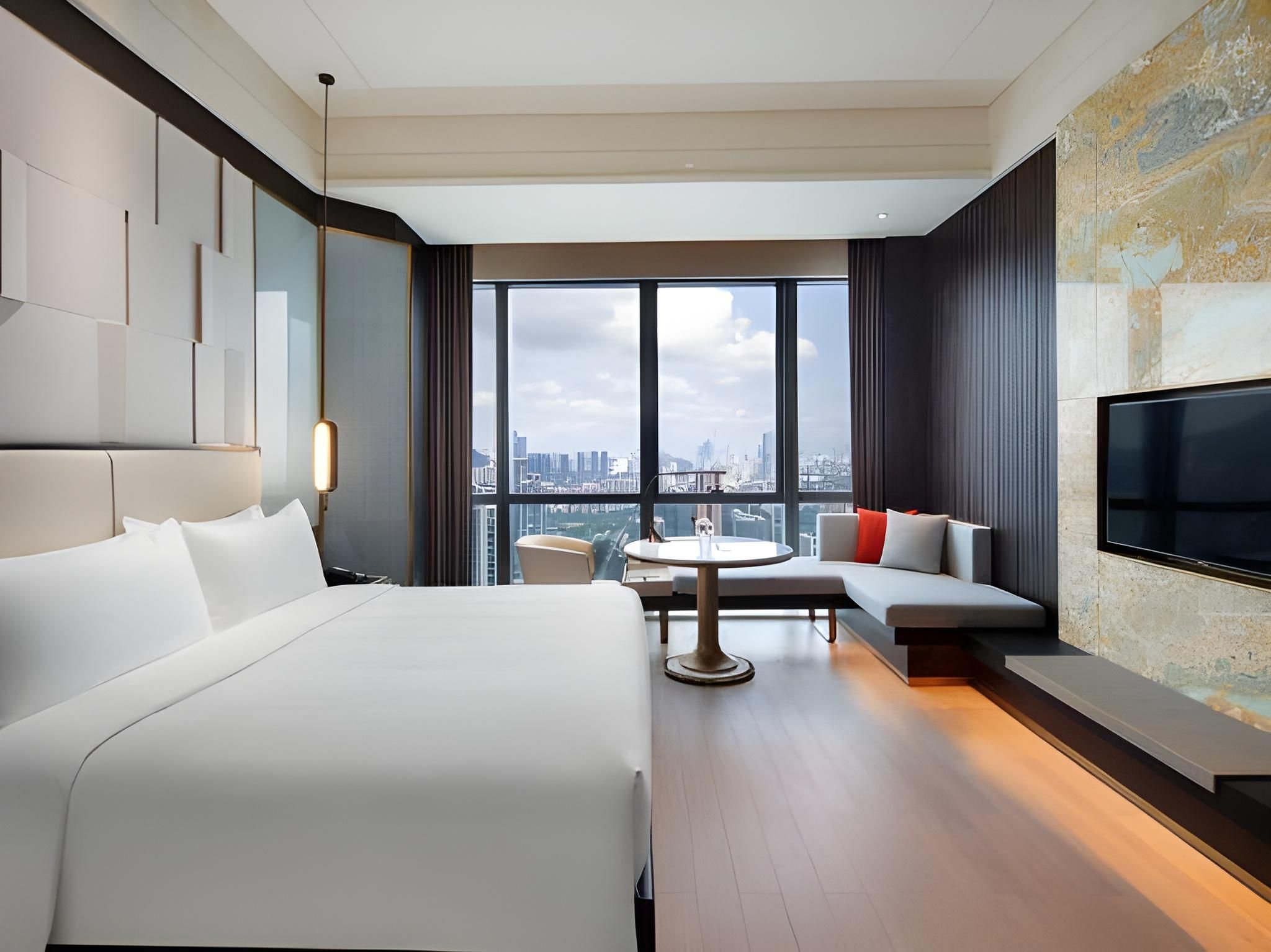 1 King Bed Standard City View