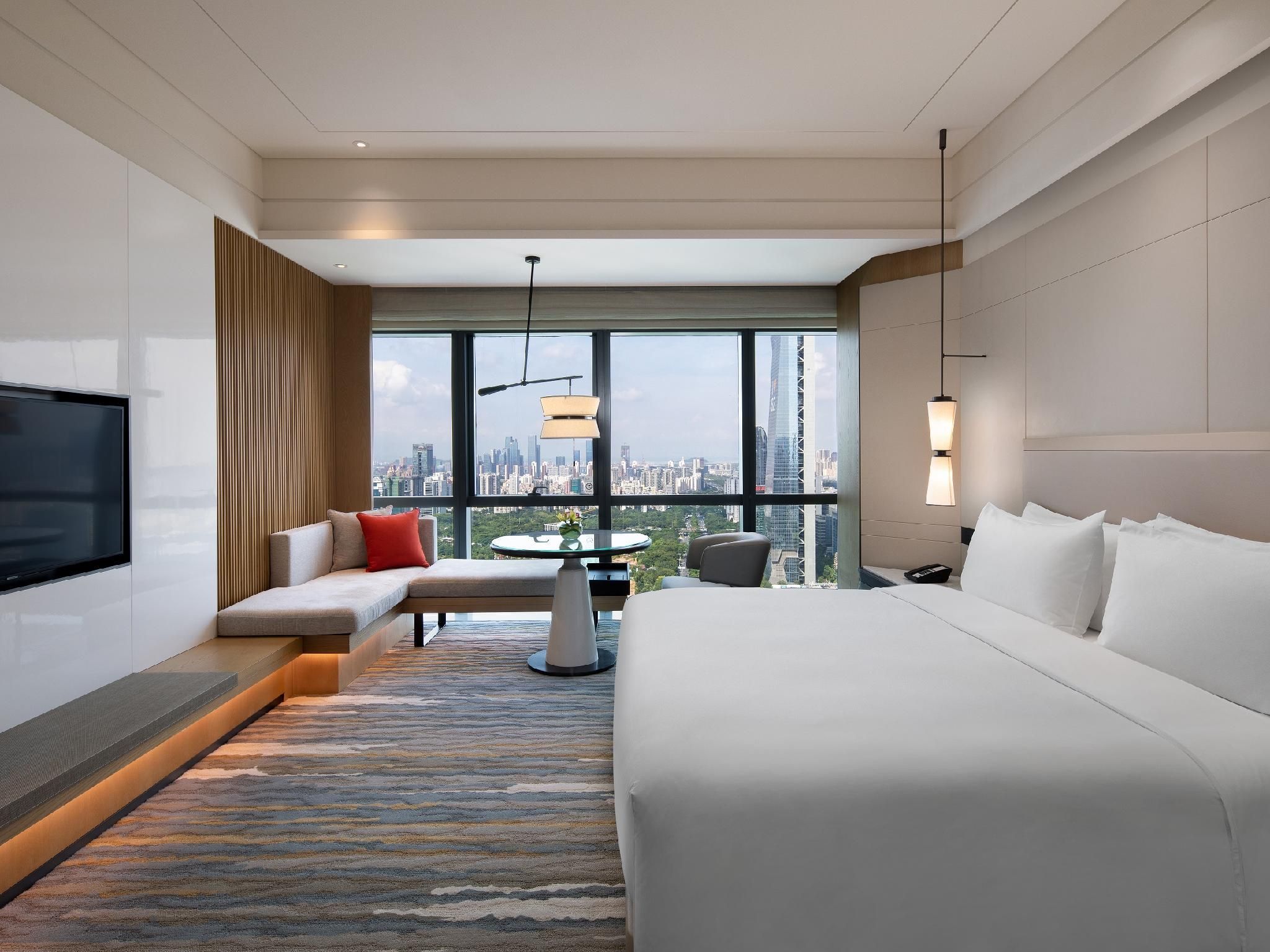 1 King Bed Standard High Floor