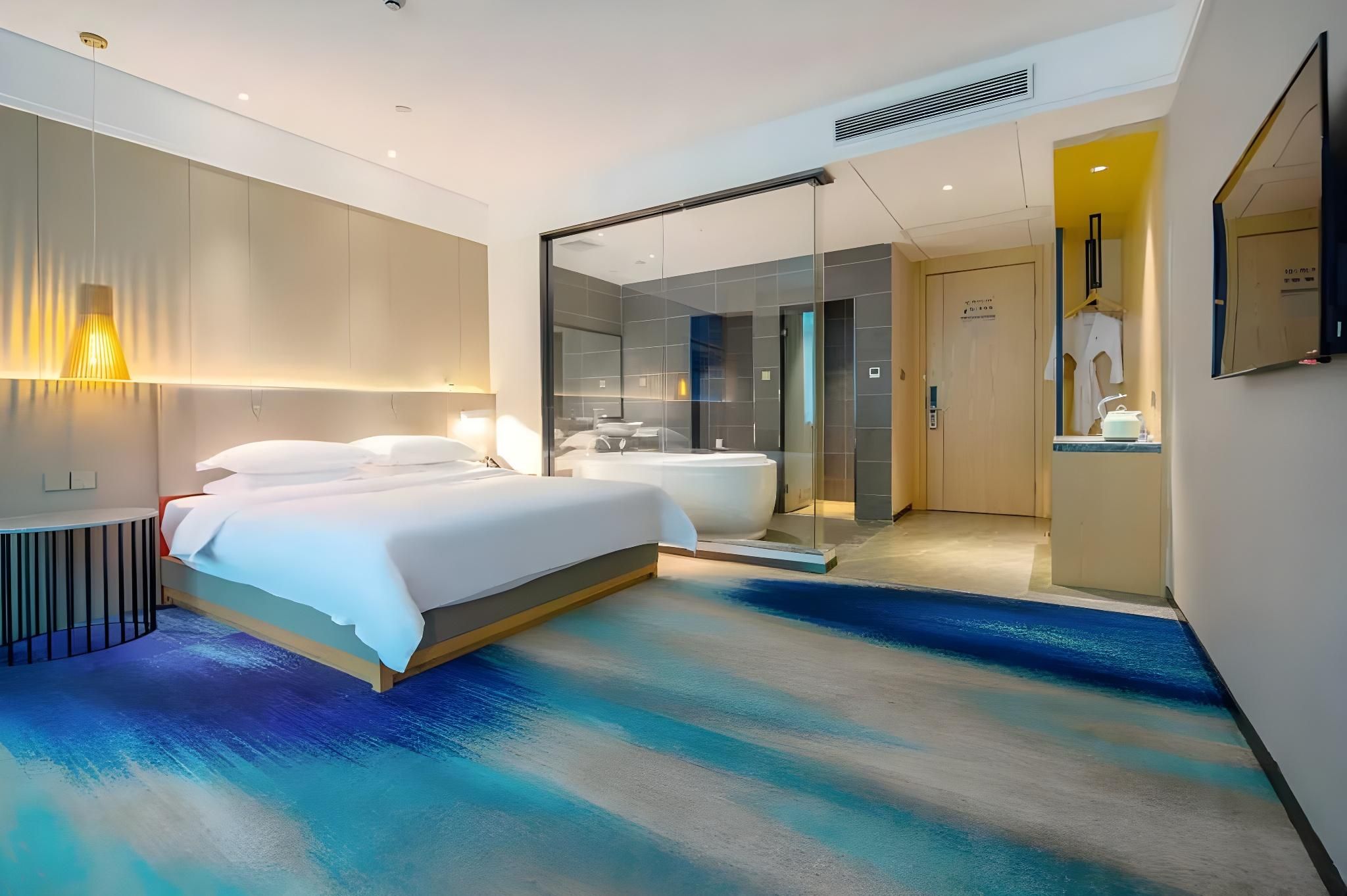 Business King Room
