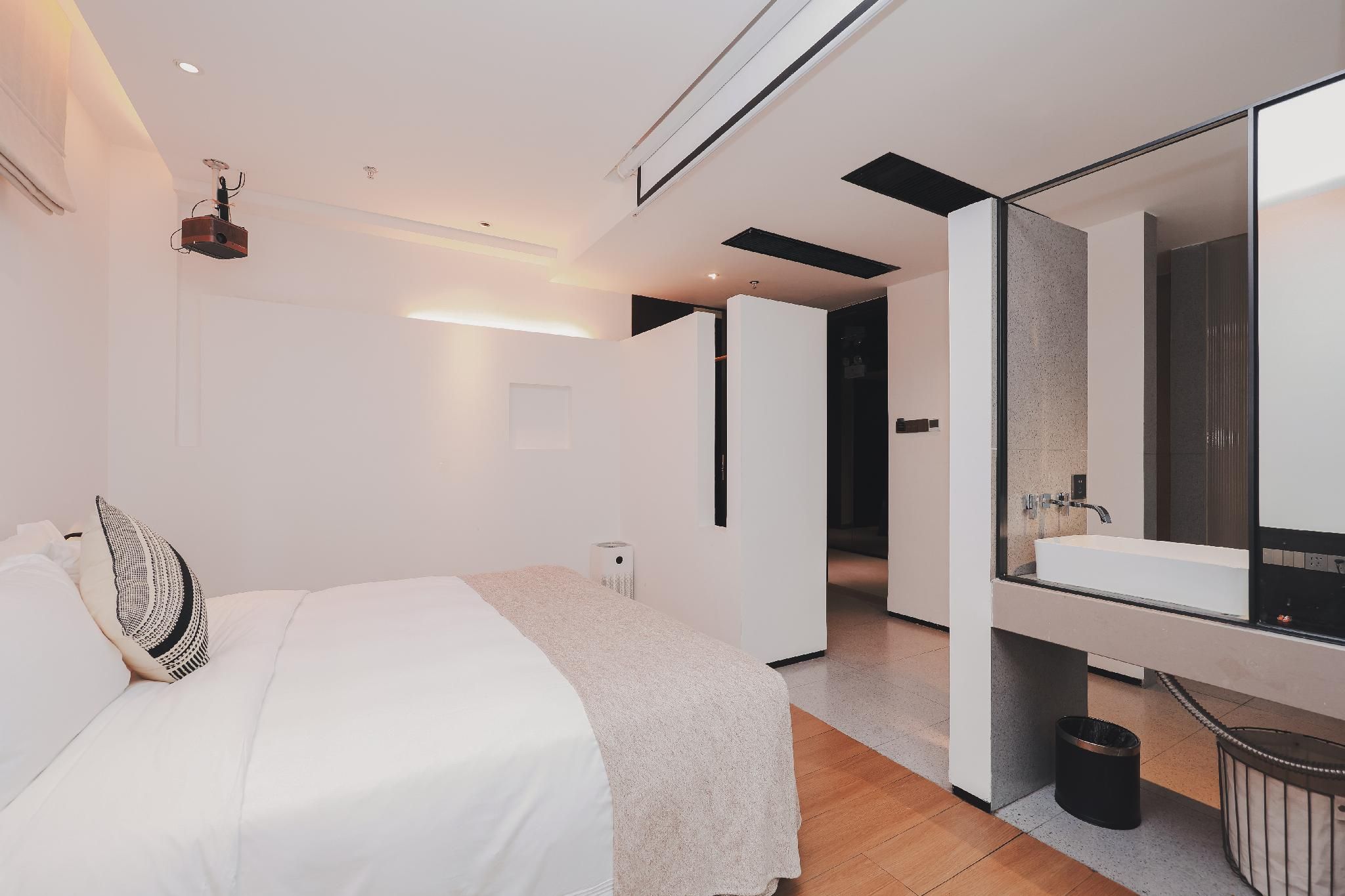 Rak King Room with Balcony