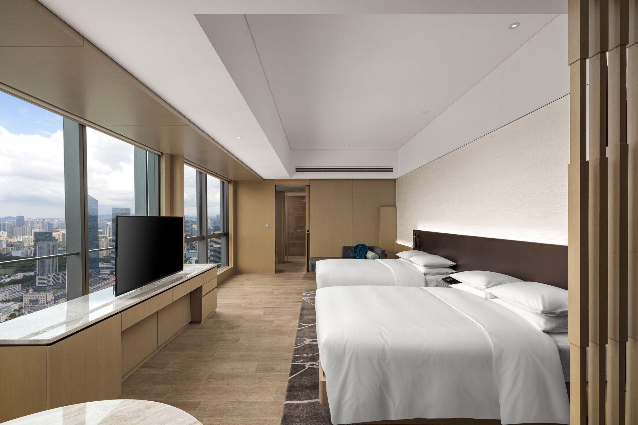 Larger Guest room, 2 Double, City view