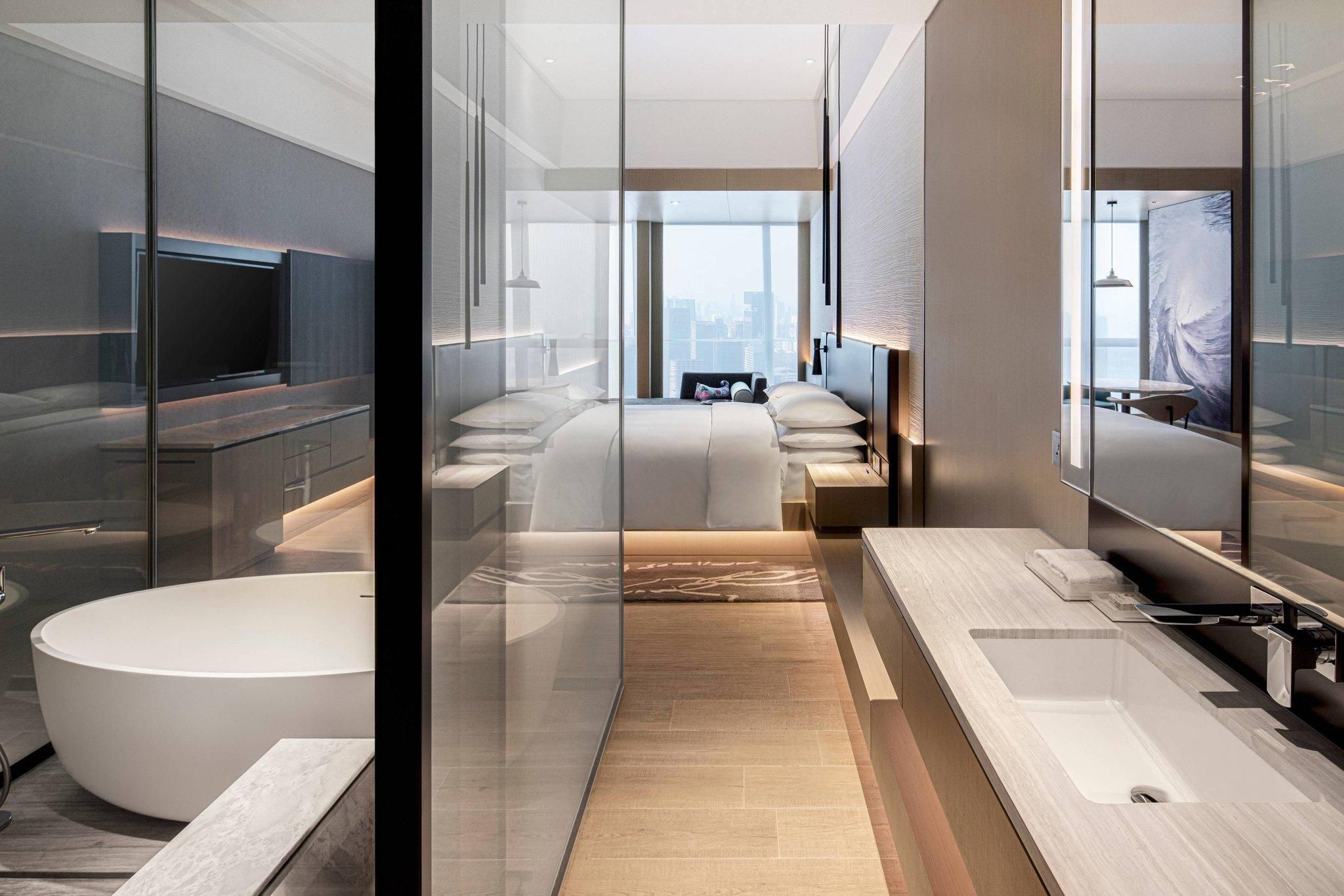 Guest room, 1 King, Bay view