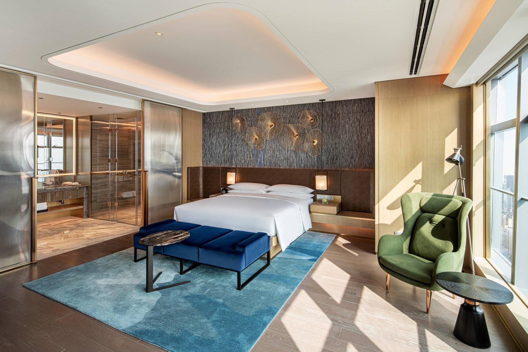 Shenzhen Bay Suite, Concierge lounge access, Vice Presidential Suite, 1 King, Bay view