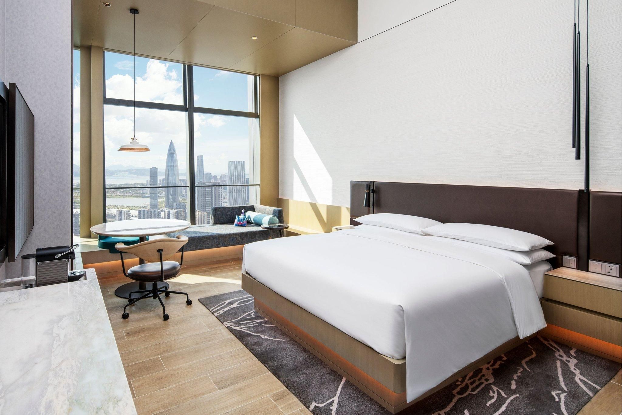Concierge lounge access, Guest room, 1 King