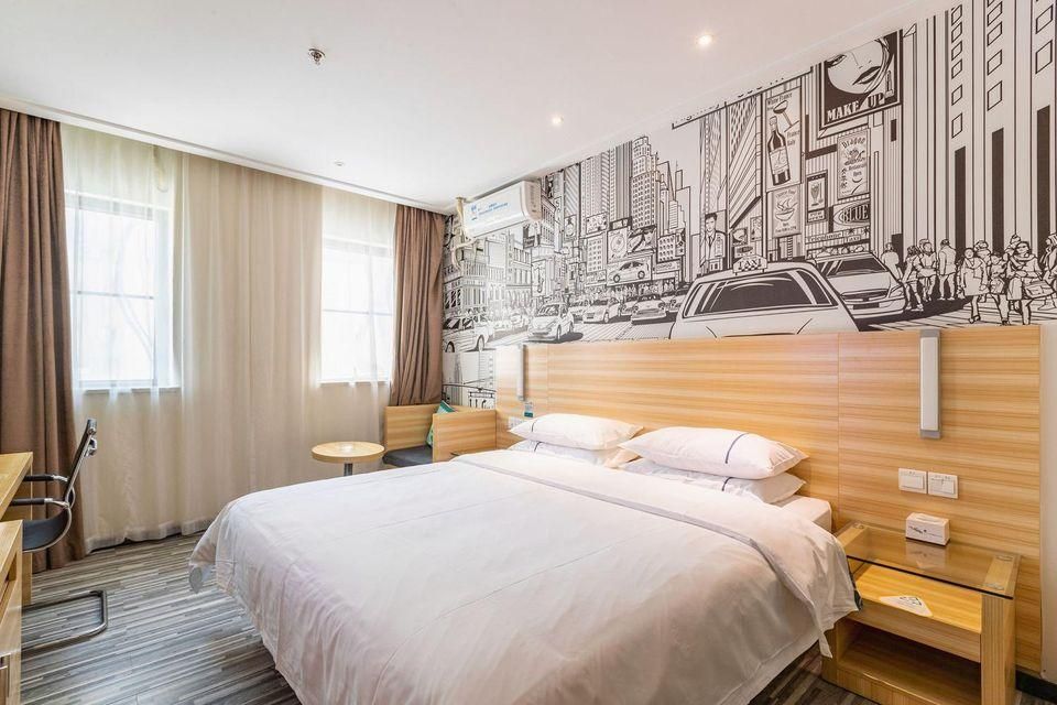 Business Queen Room