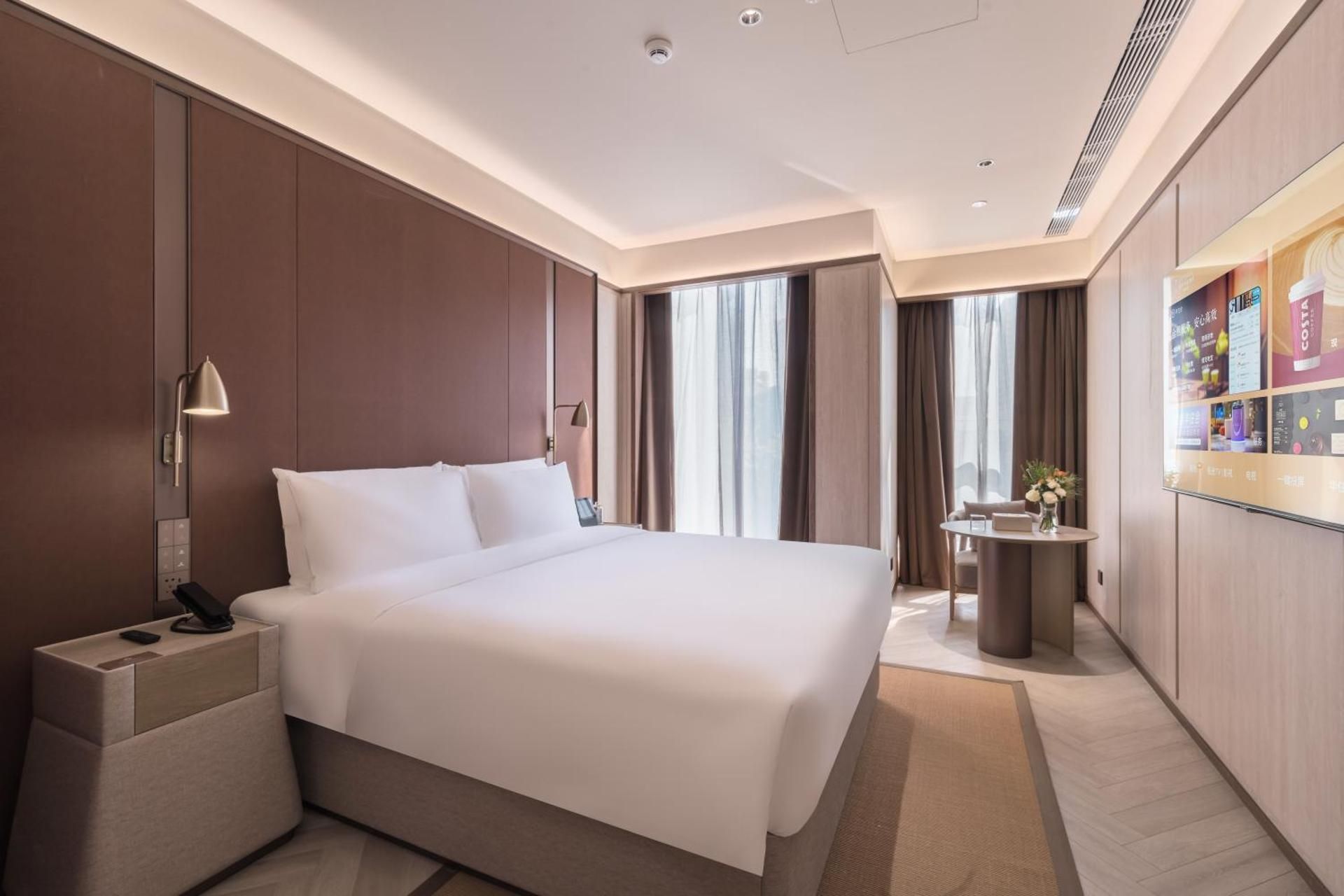 Deluxe Queen Room