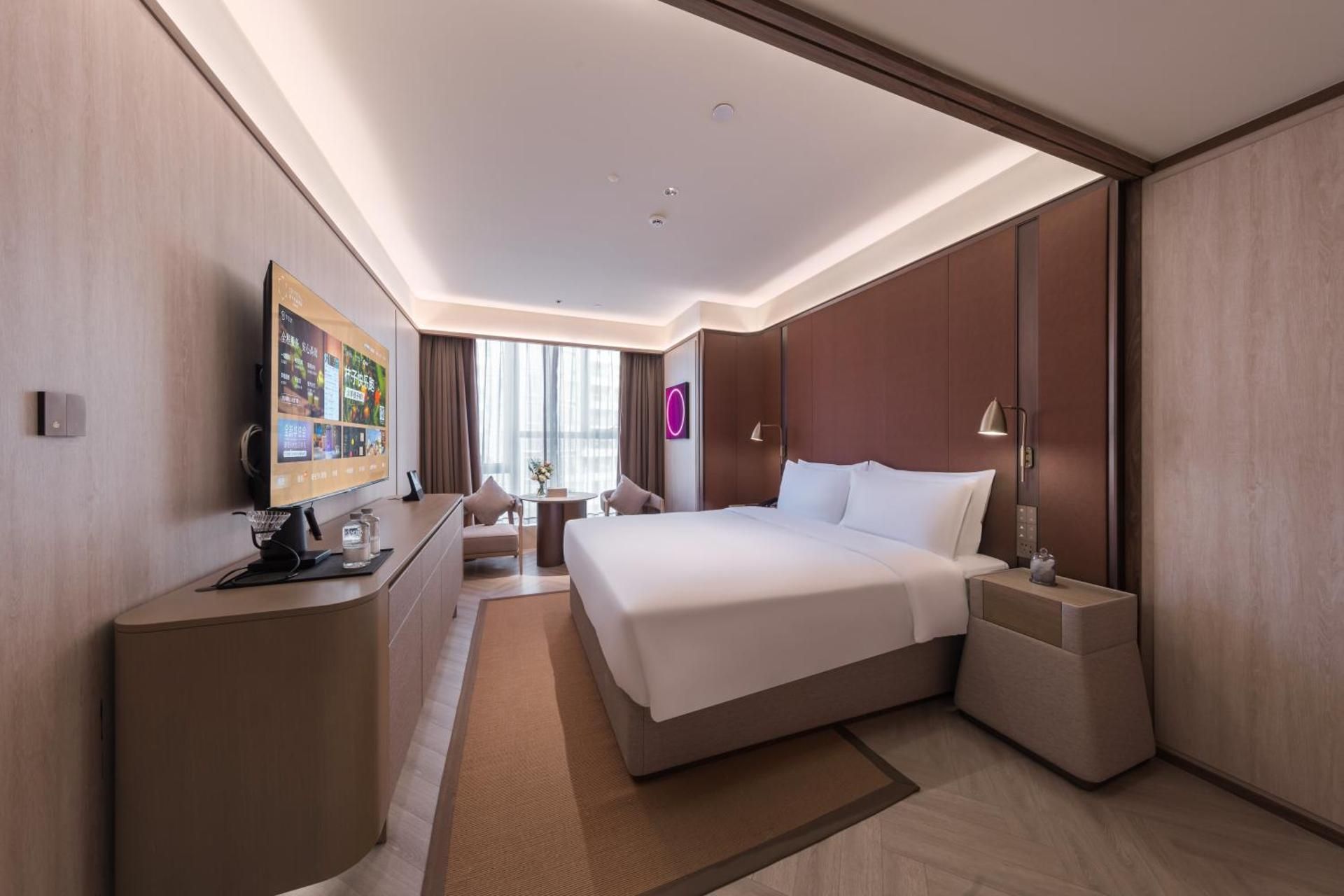 Deluxe Queen Room