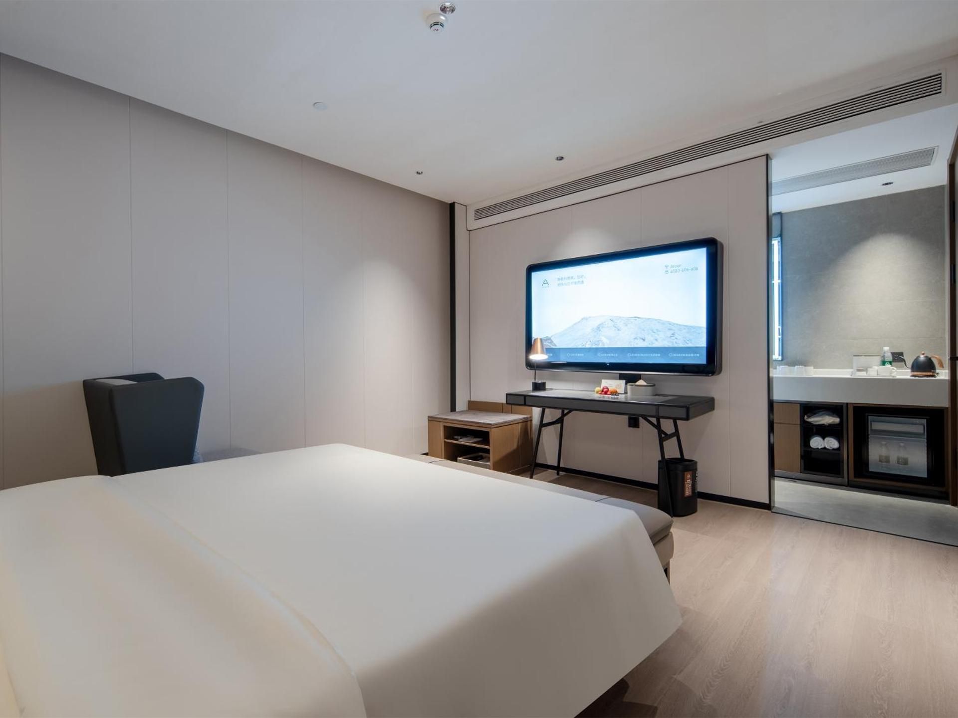 Elegant Double Room without Window