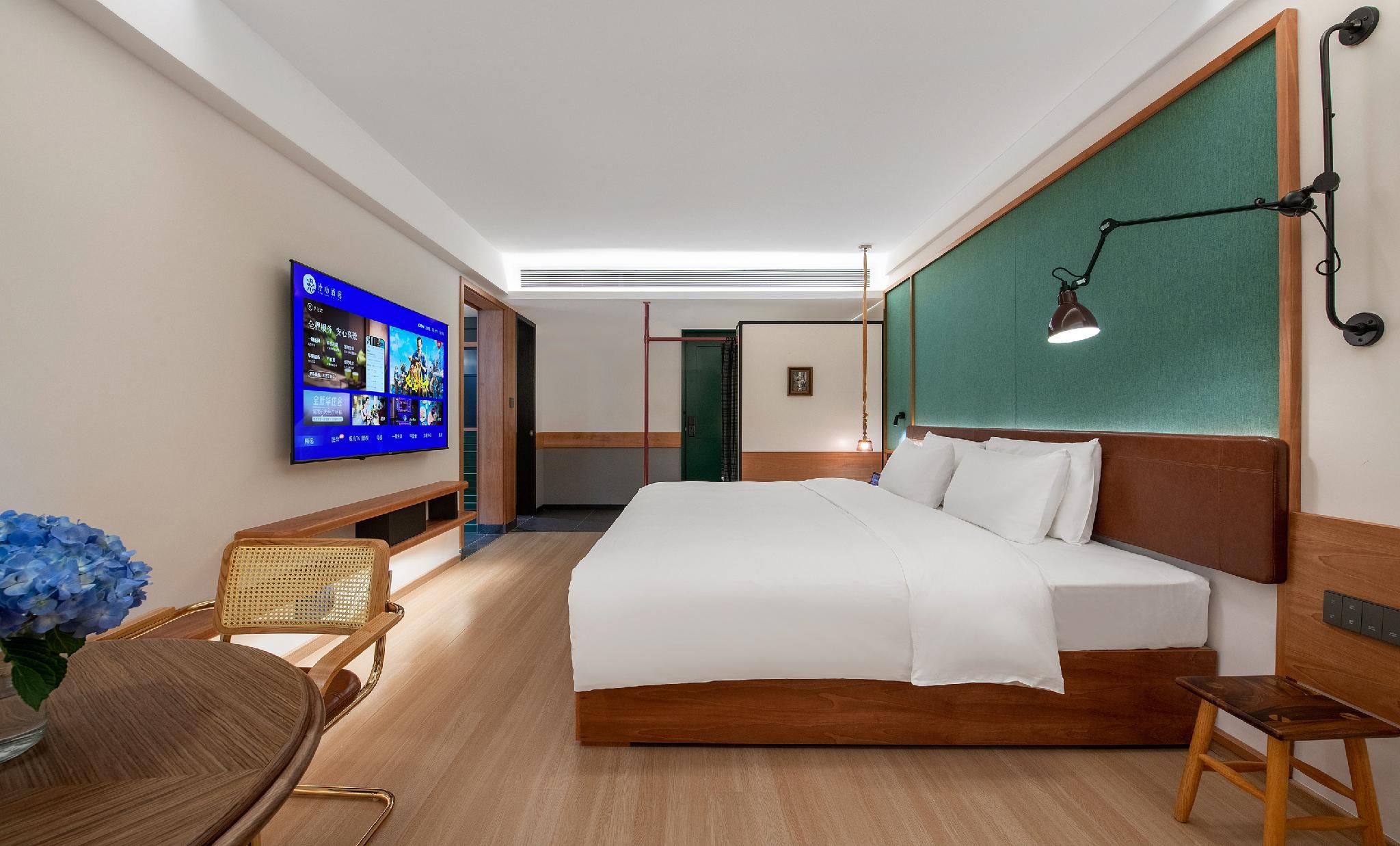Huazhu - Xinyi Standard 1 Bed Room