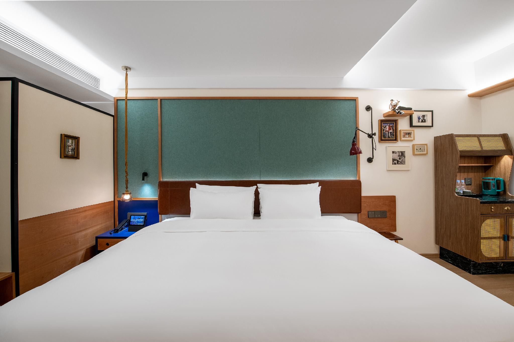 Huazhu - Xinyi Standard 1 Bed Room