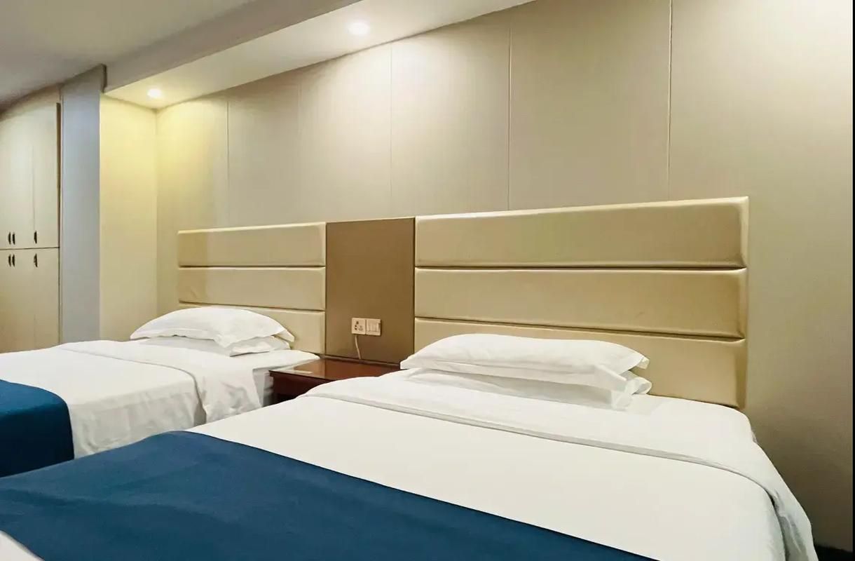 2 Bed Twin Superior Room