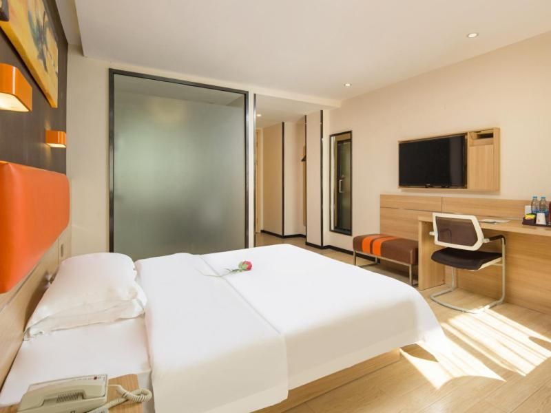 Premium Queen Room