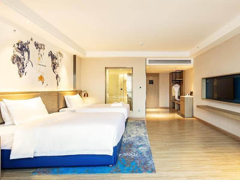 Superior Twin Room With View